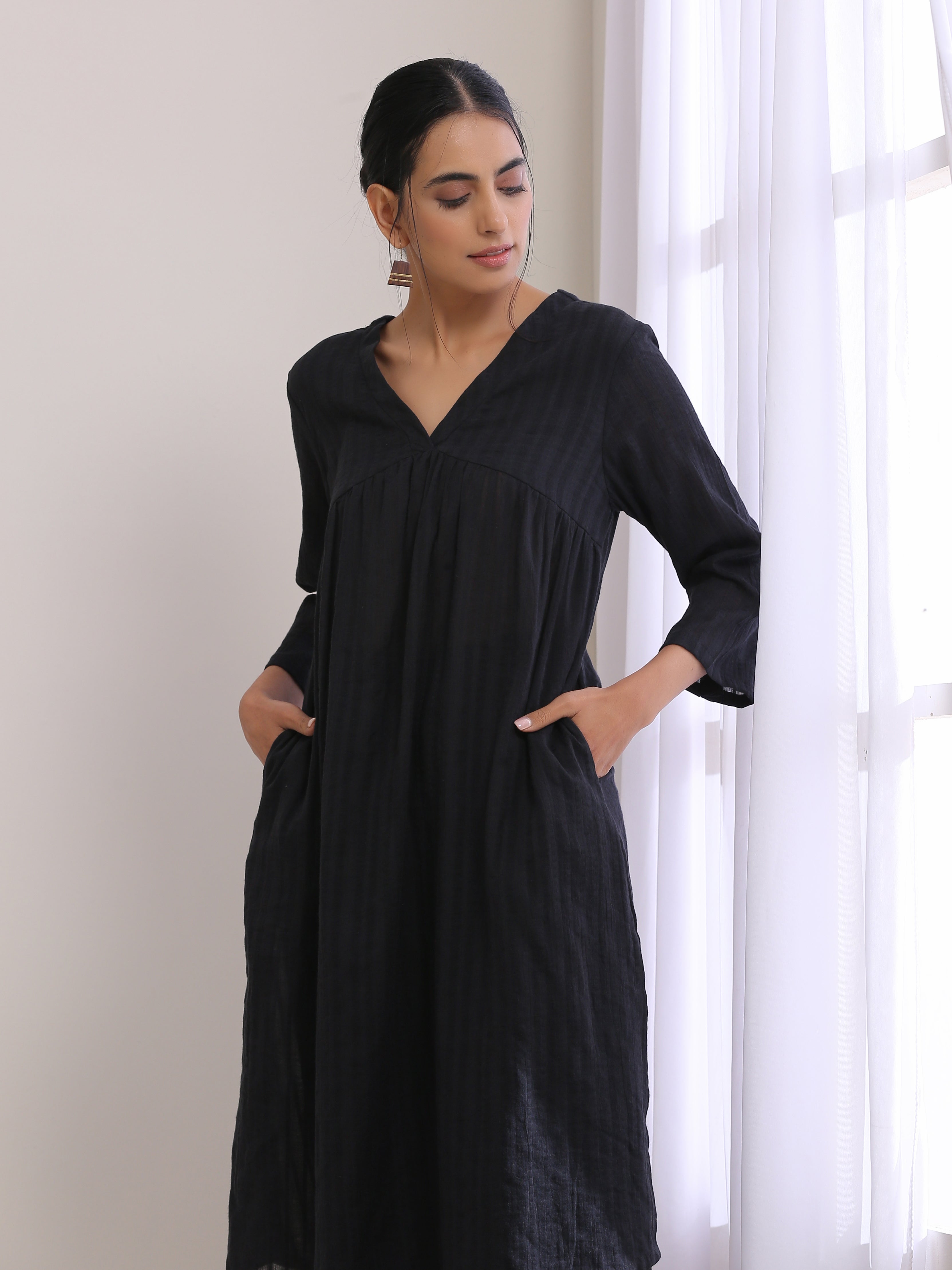 trueBrowns Black Dobby Flared Slit Kurta Pant Set - Distacart