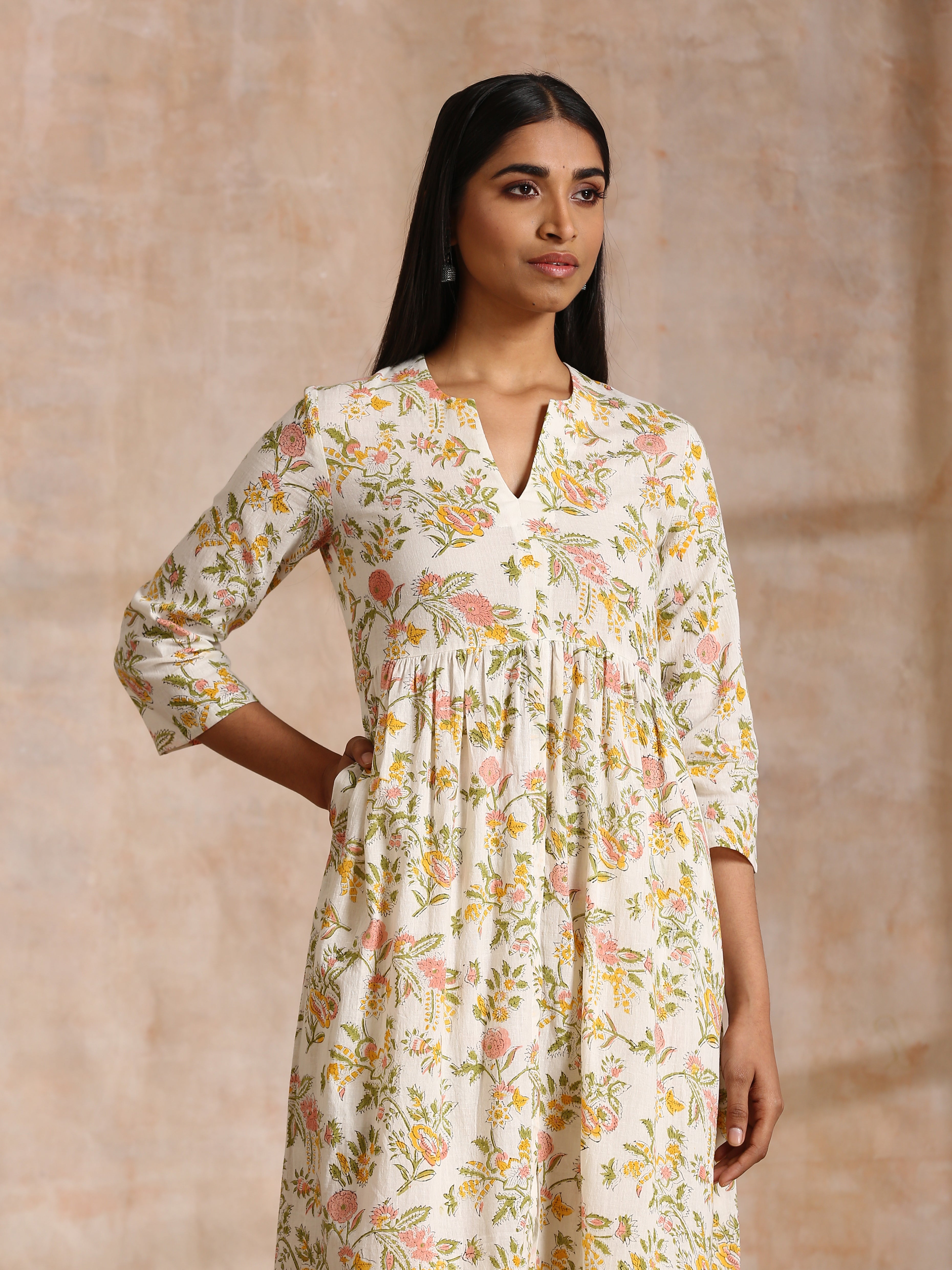 trueBrowns White Multi Color Overall Block Print Cotton Kurta Pant Set - Distacart