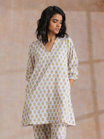 Thumbnail for trueBrowns Multi Color Floral Booti Print Cotton V-Square Neck Co-Ord Set - Distacart