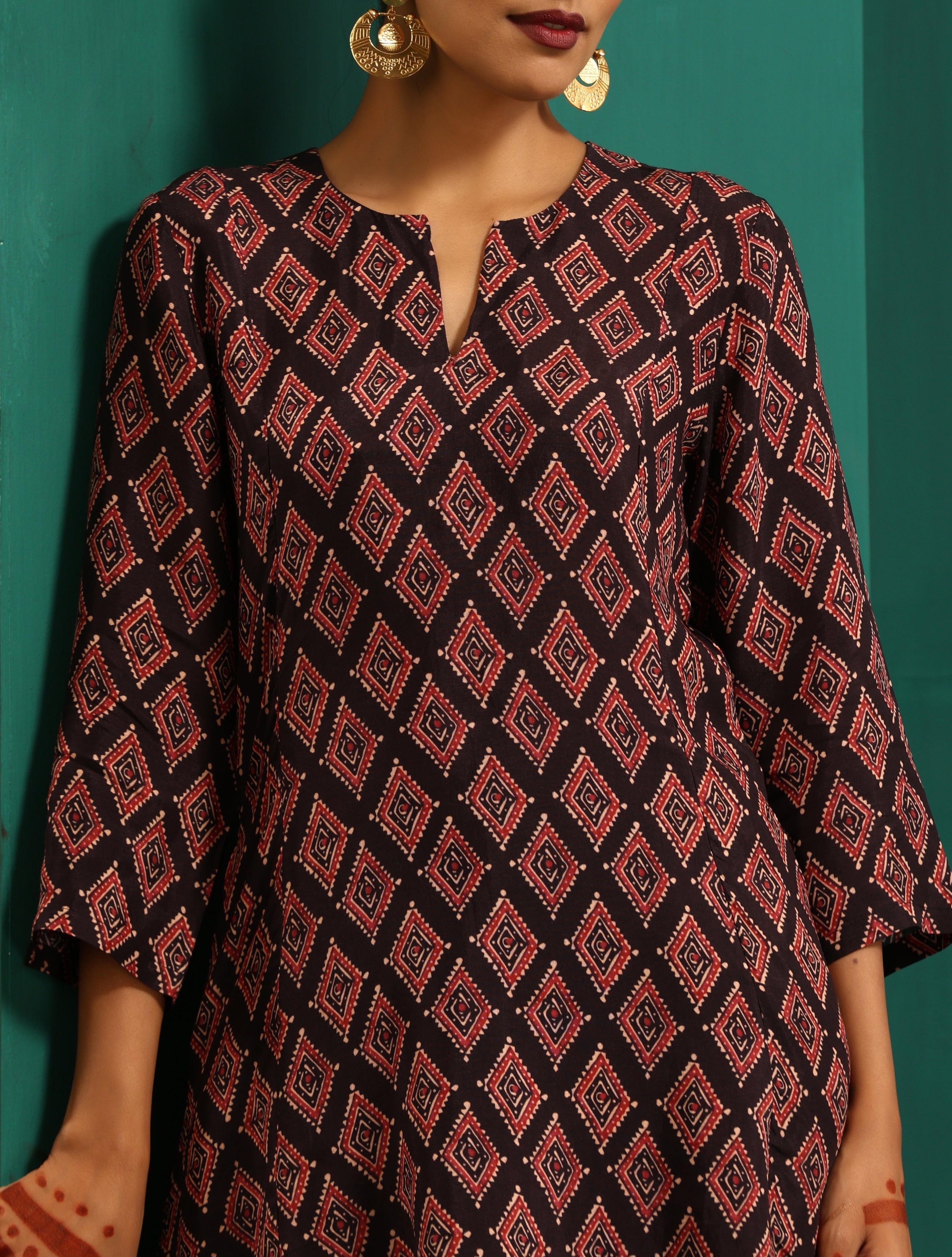 trueBrowns Black Diamond Muslin Silk Printed Relaxed Co-ord Set - Distacart