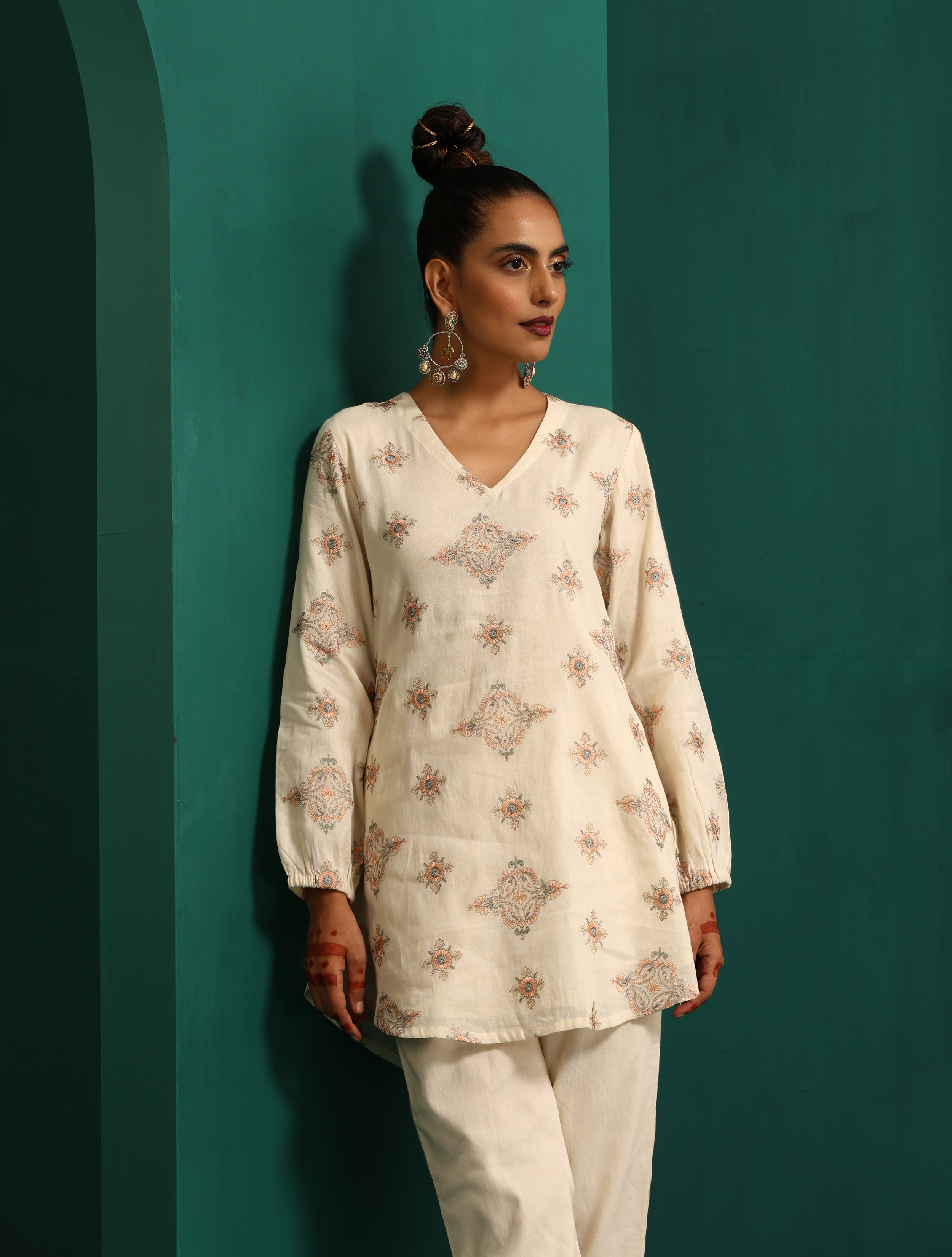 trueBrowns Ivory Peach Cotton V-Neck Co-Ord Set - Distacart