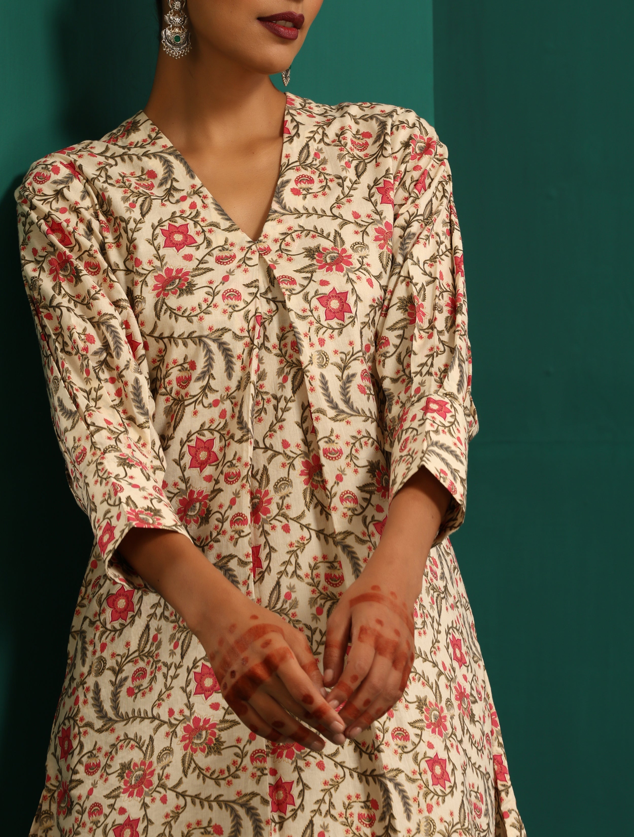 trueBrowns Pink Floral Cotton Printed Neck Pleat Co-ord Set - Distacart
