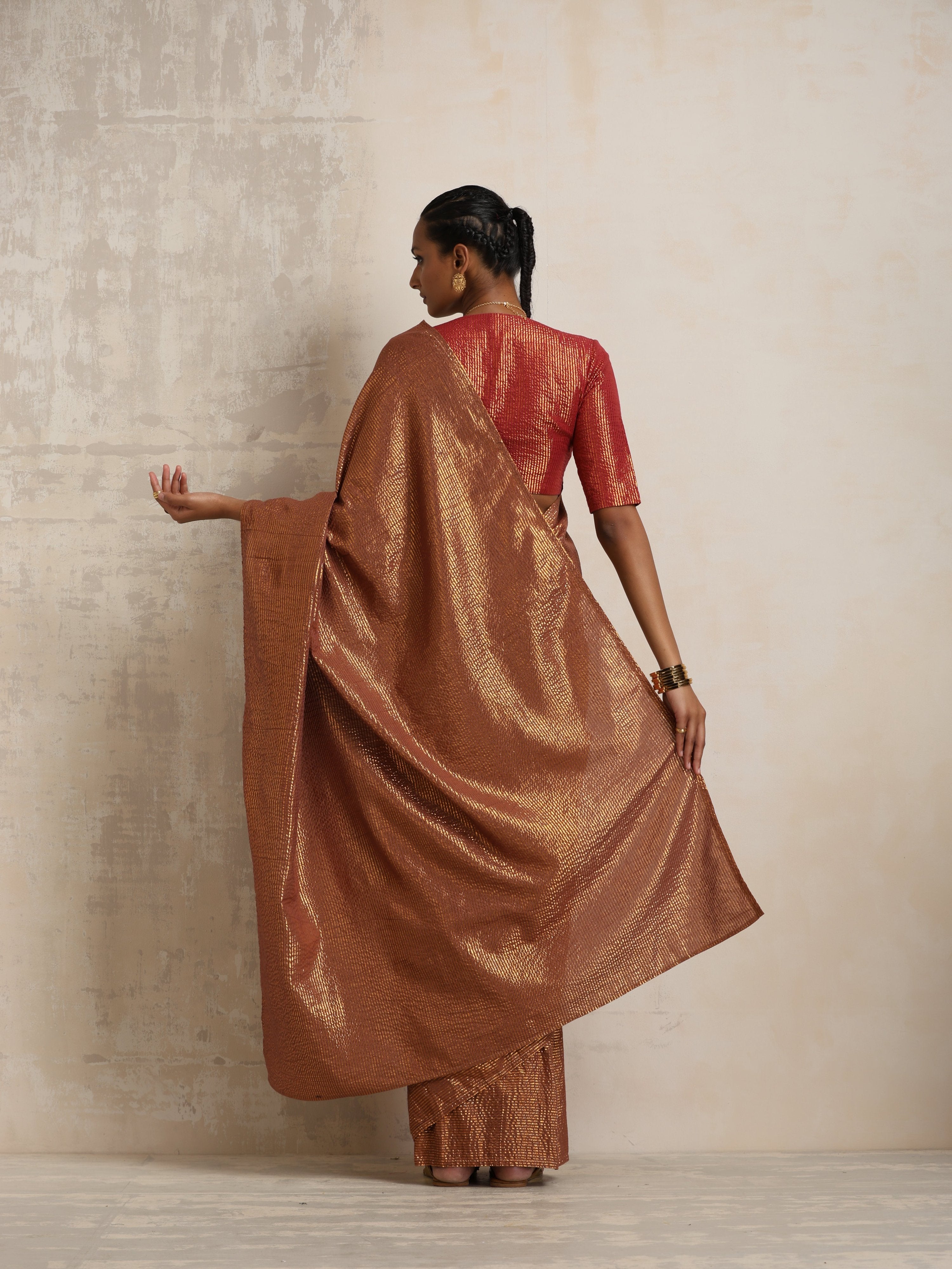 trueBrowns Brown Gold Metallic Ready To Wear Saree - Distacart