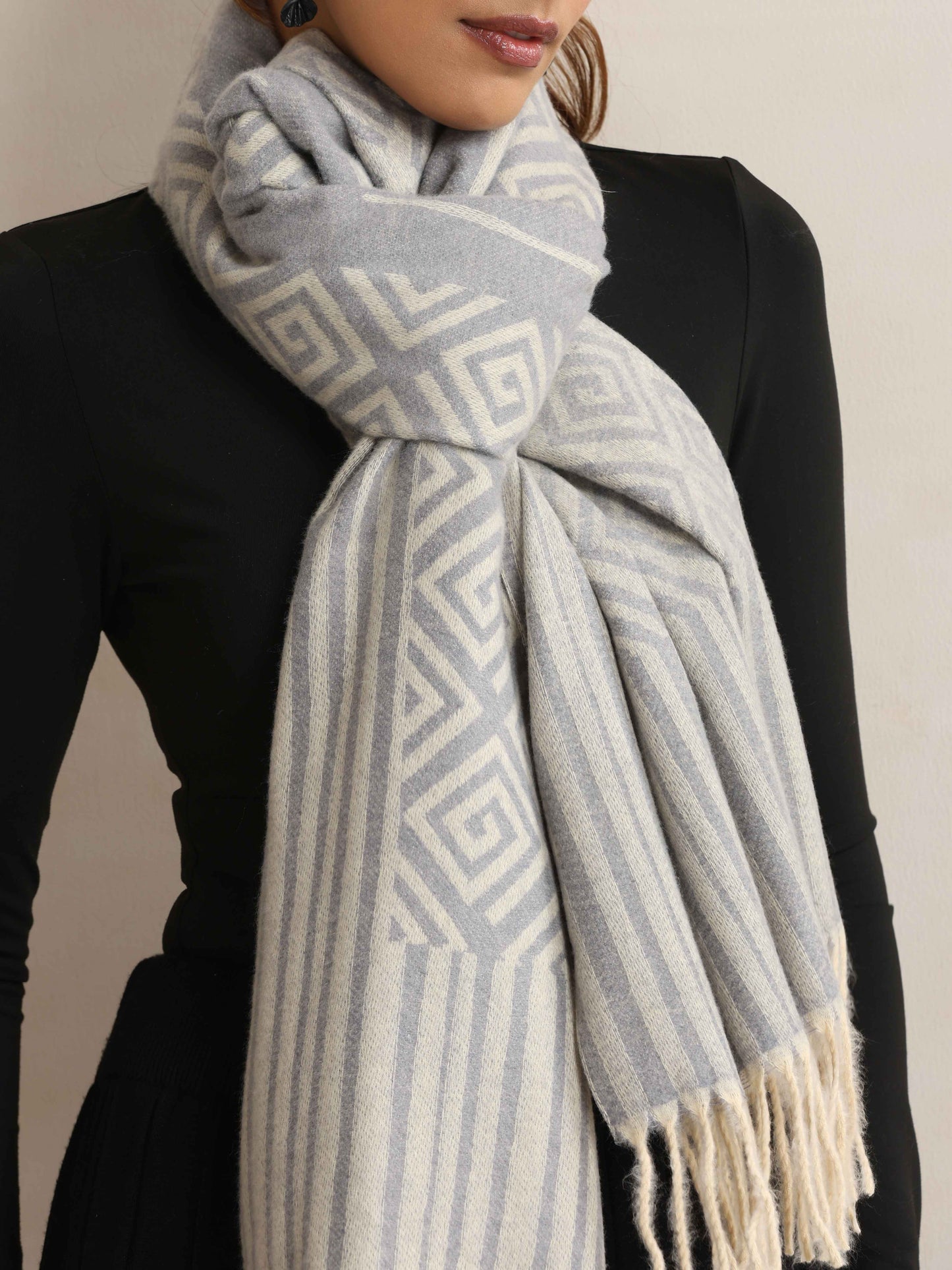 trueBrowns Grey Geometric Woollen Stole - Distacart
