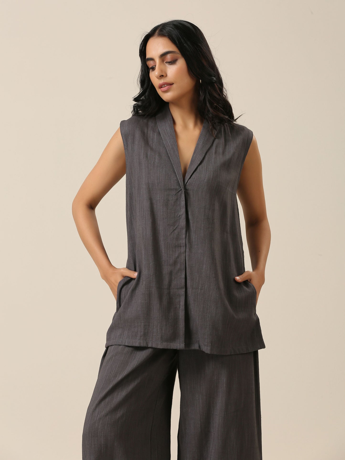 trueBrowns Slate Grey Slub Texture Sleevesless Jacket Pant Set - Distacart