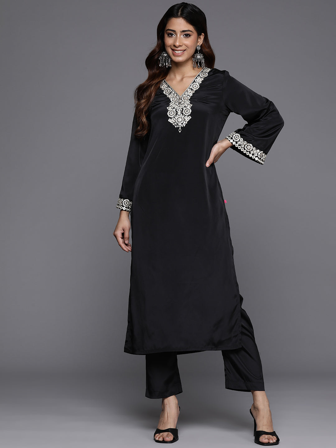 Varanga Women Black Mirror Embroidered Kurta Set - Distacart