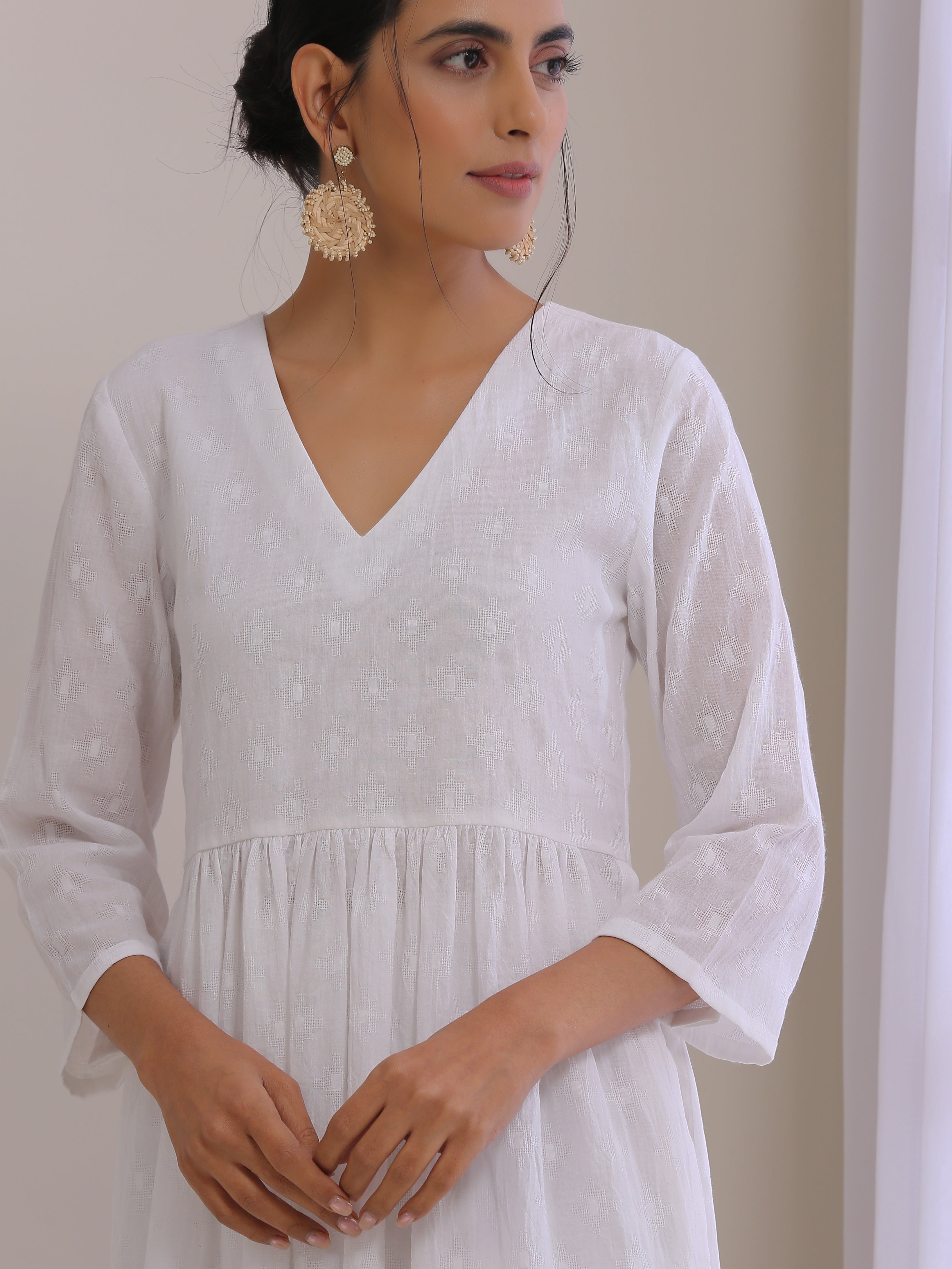 trueBrowns White Dobby High Slit Gathered Kurta Set - Distacart