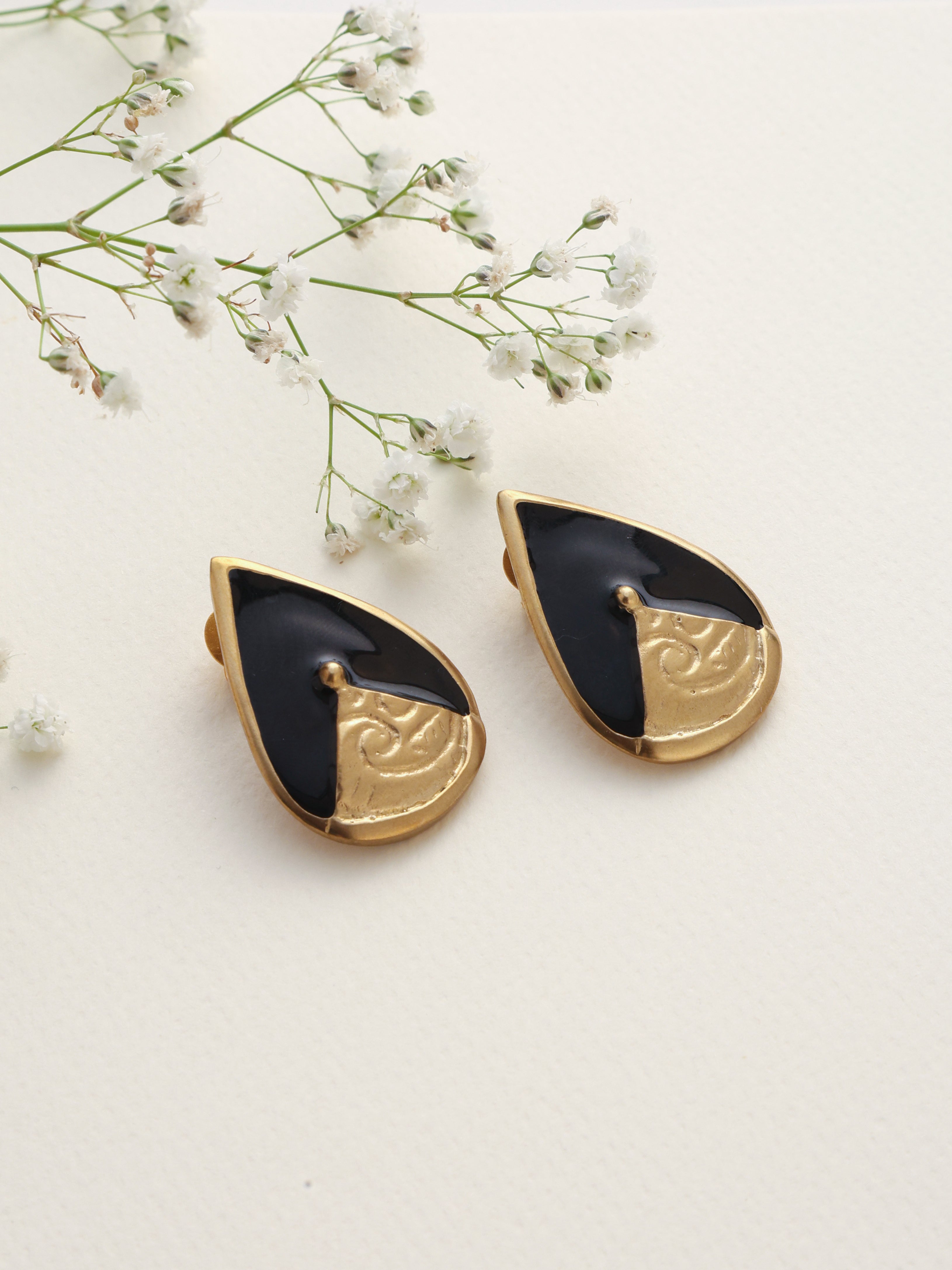trueBrowns Brass Black Stone Drop Stud Earrings - Distacart
