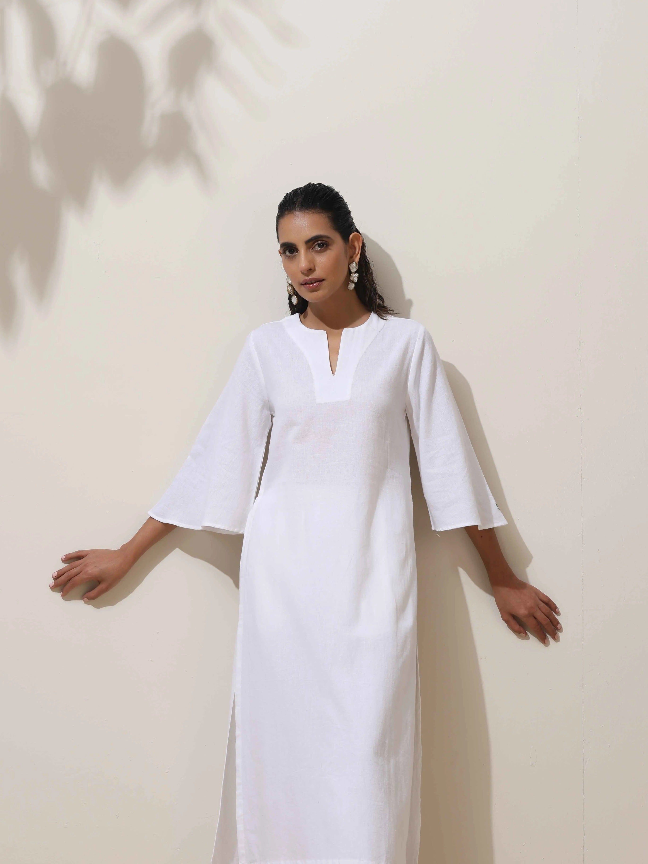trueBrowns White Cotton Linen Kurta Pant Set