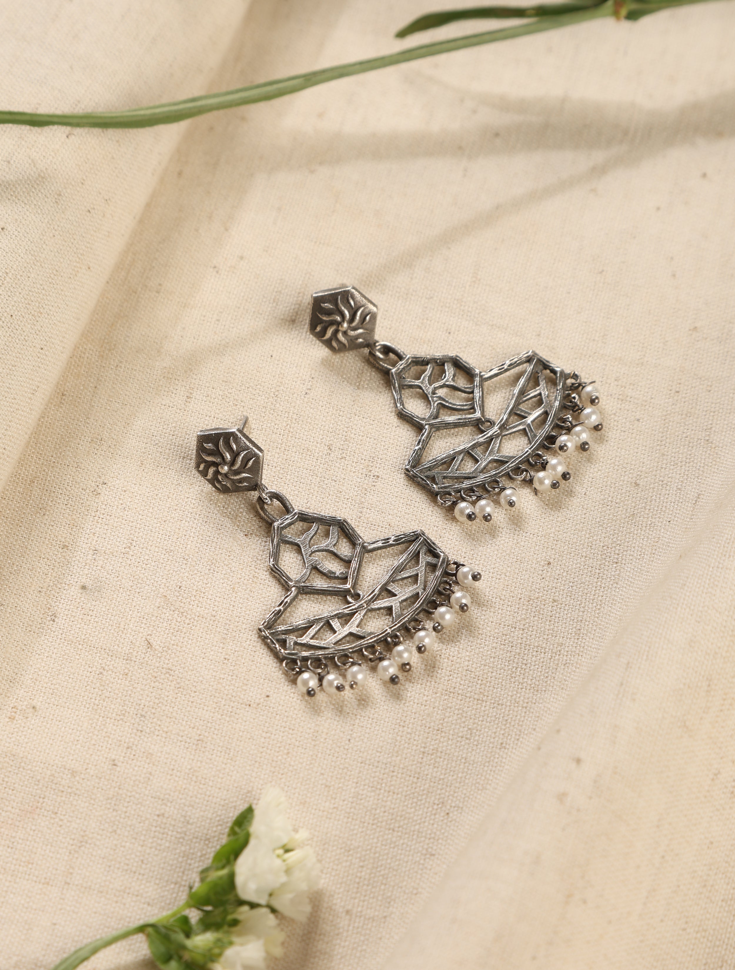trueBrowns Silver Jaali Earrings - Distacart