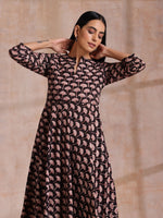 Thumbnail for trueBrowns Black Floral Bagru Print Cotton Flared Kurta Pant Set - Distacart