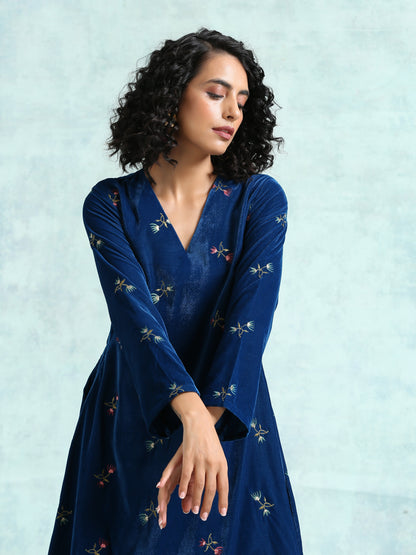 trueBrowns Blue Embroidered Velvet High Slit Kurta - Distacart