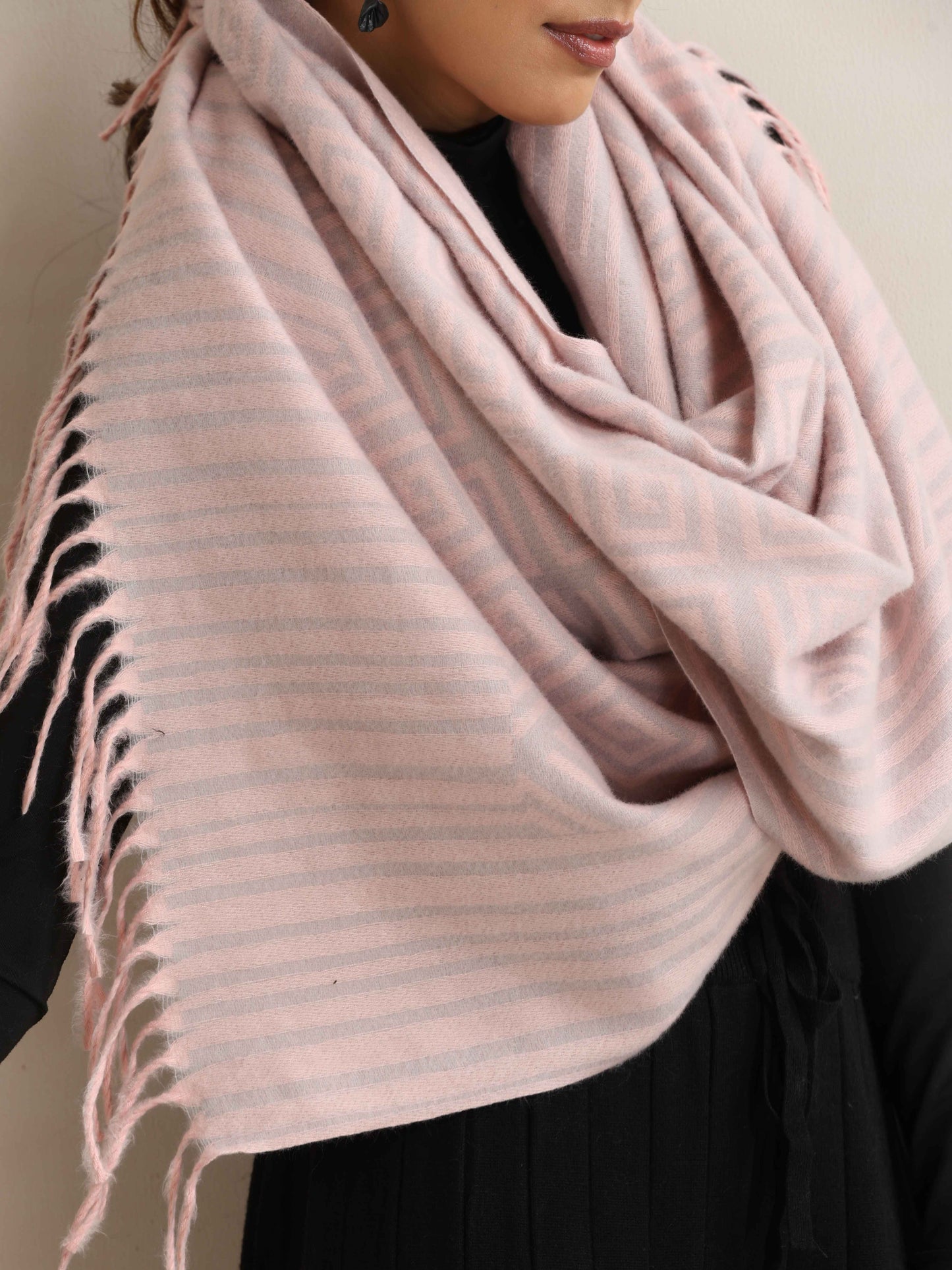trueBrowns Pink Geometric Woollen Stole - Distacart