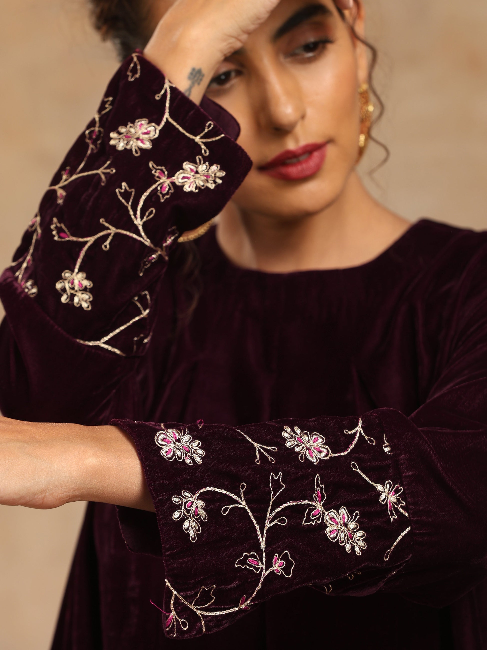 trueBrowns Wine Velvet Embroidered Kurta - Distacart