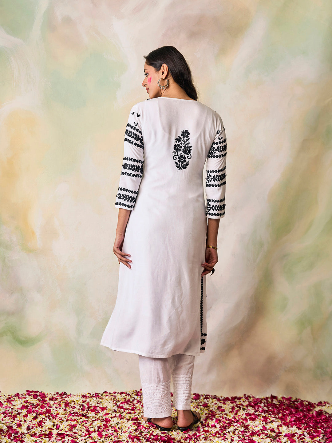 HOUSE OF KARI Notched Neck Floral Embroidered Chikankari Cotton Kurta - Distacart