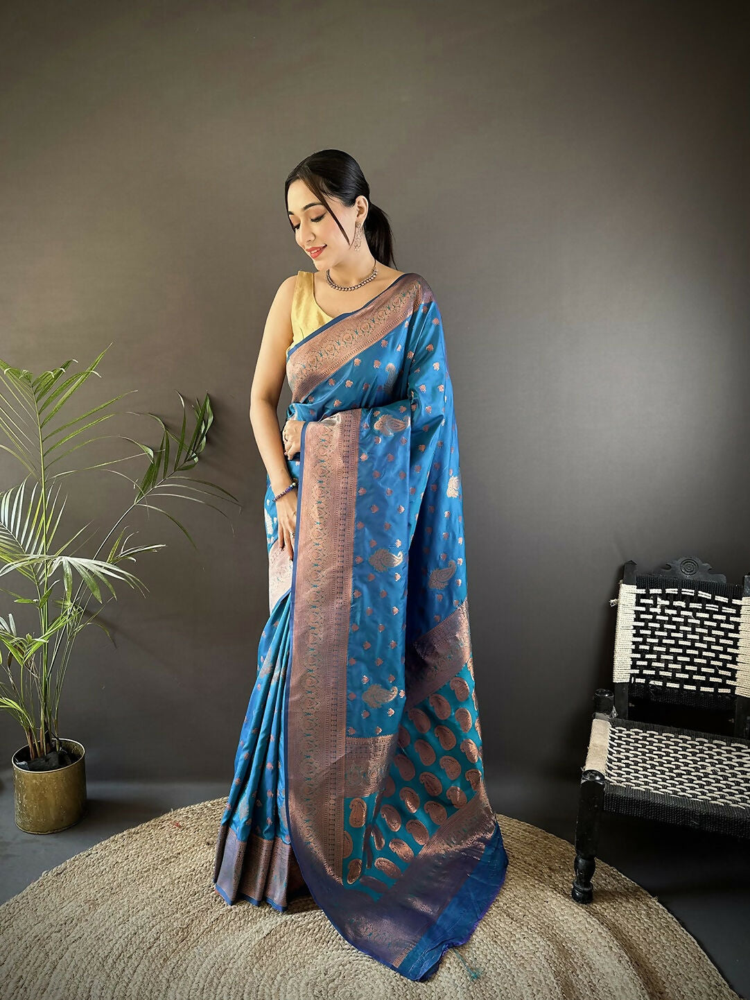 Joban Fashion Banarasi Royal Blue Woven Woven Soft Silk Saree