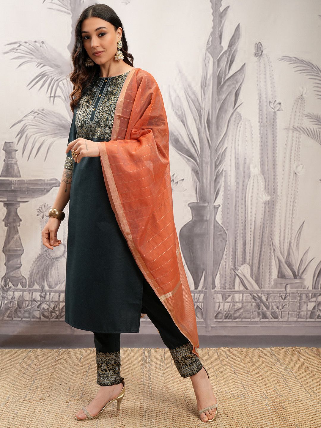 Vishudh Green Round Neck Printed Regular Straight Kurta with Trousers & With Dupatta