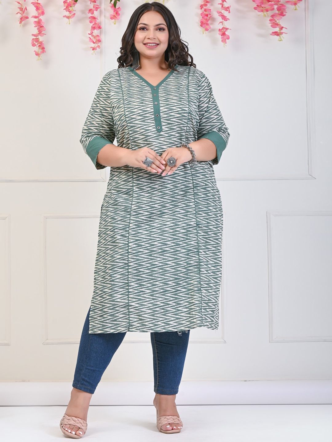 Swasti Plus Size Chevron Printed Pure Cotton Kurta
