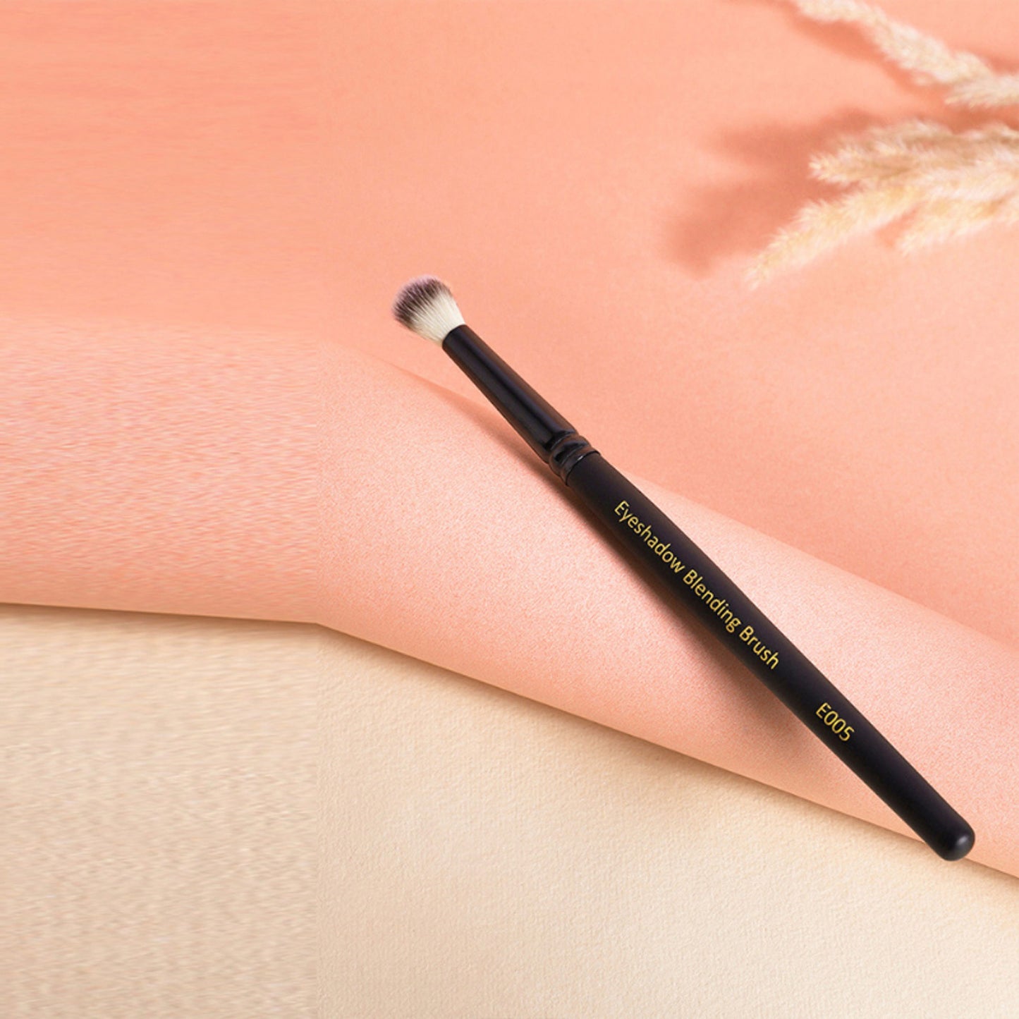 CUFFS N LASHES Eyeshadow Blending Brush - E005 - Distacart