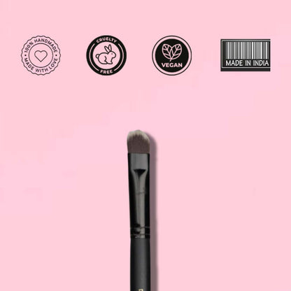 CUFFS N LASHES Deep Angled Concealer Brush - F011 - Distacart