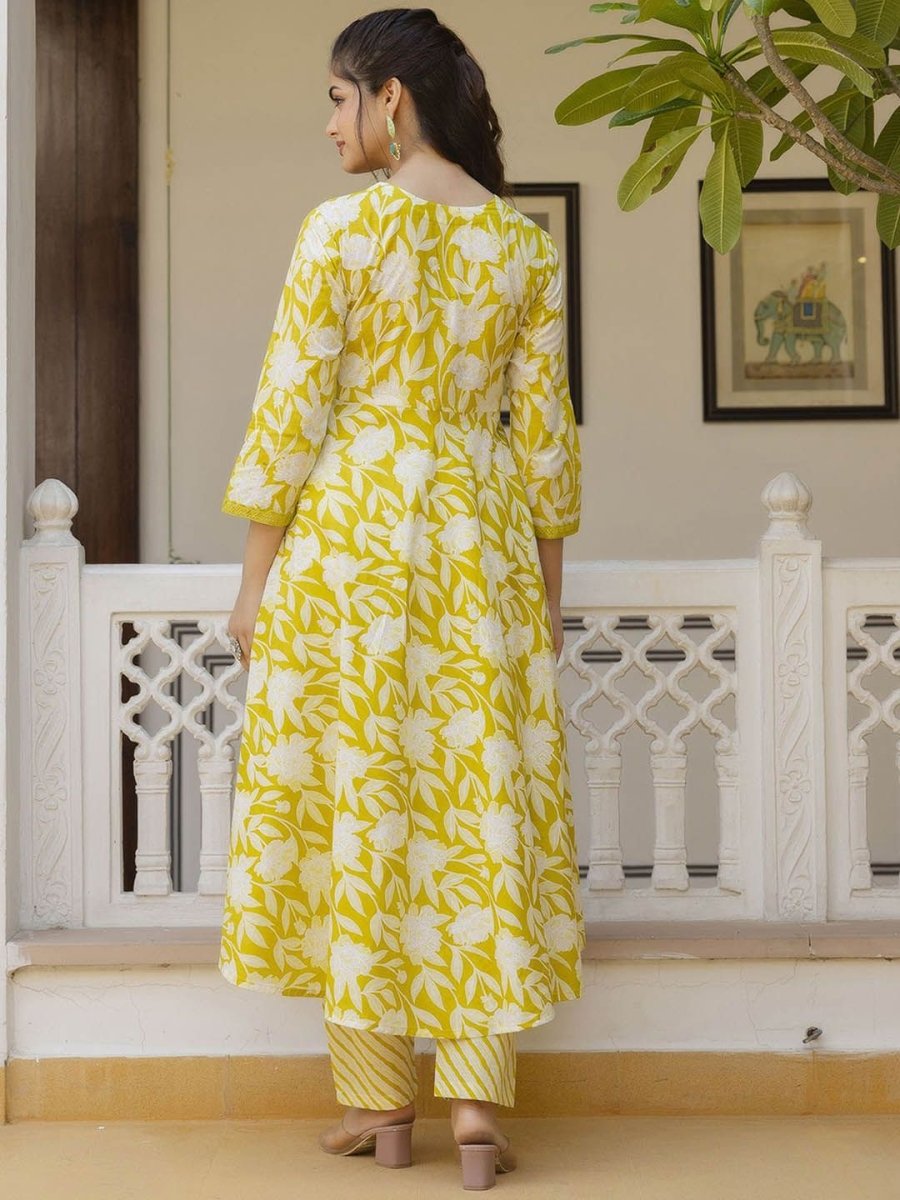 Anouk Women Floral Printed Thread Work Pure Cotton Kurta Pyjamas With Dupatta