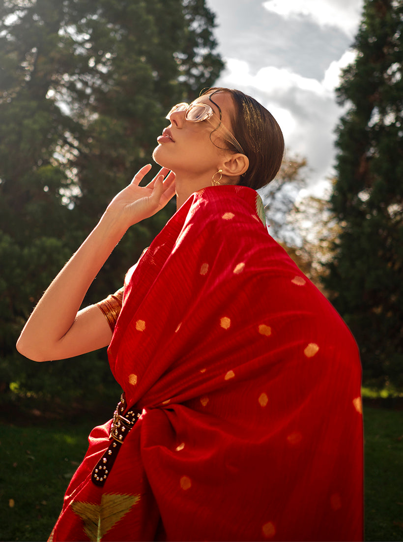 Monjolika Fashion Red Color Silk Women'S Traditional Saree