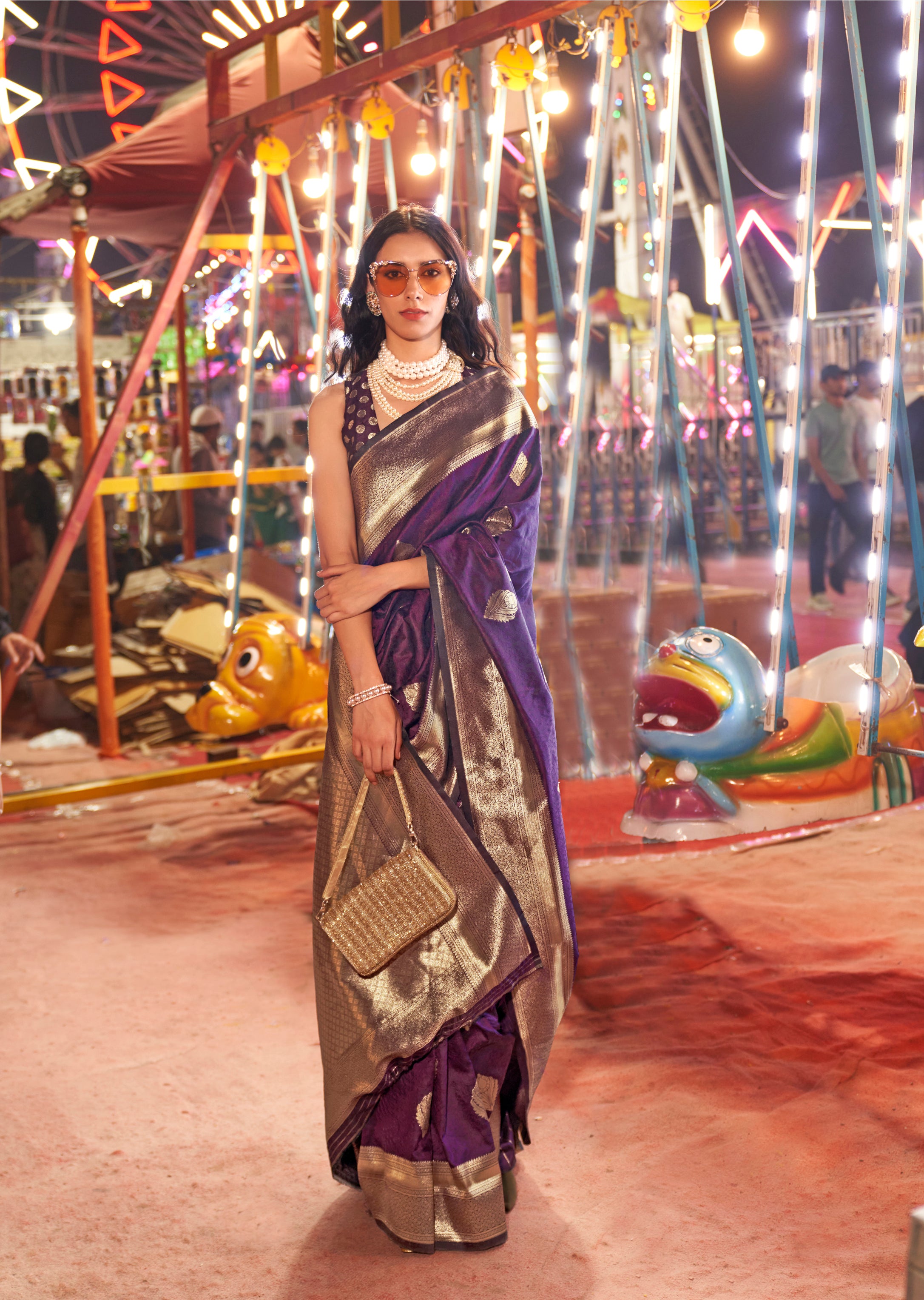 Monjolika Fashion Dark Violet Colour Handloom Silk Blend Zari Woven Saree With Blouse