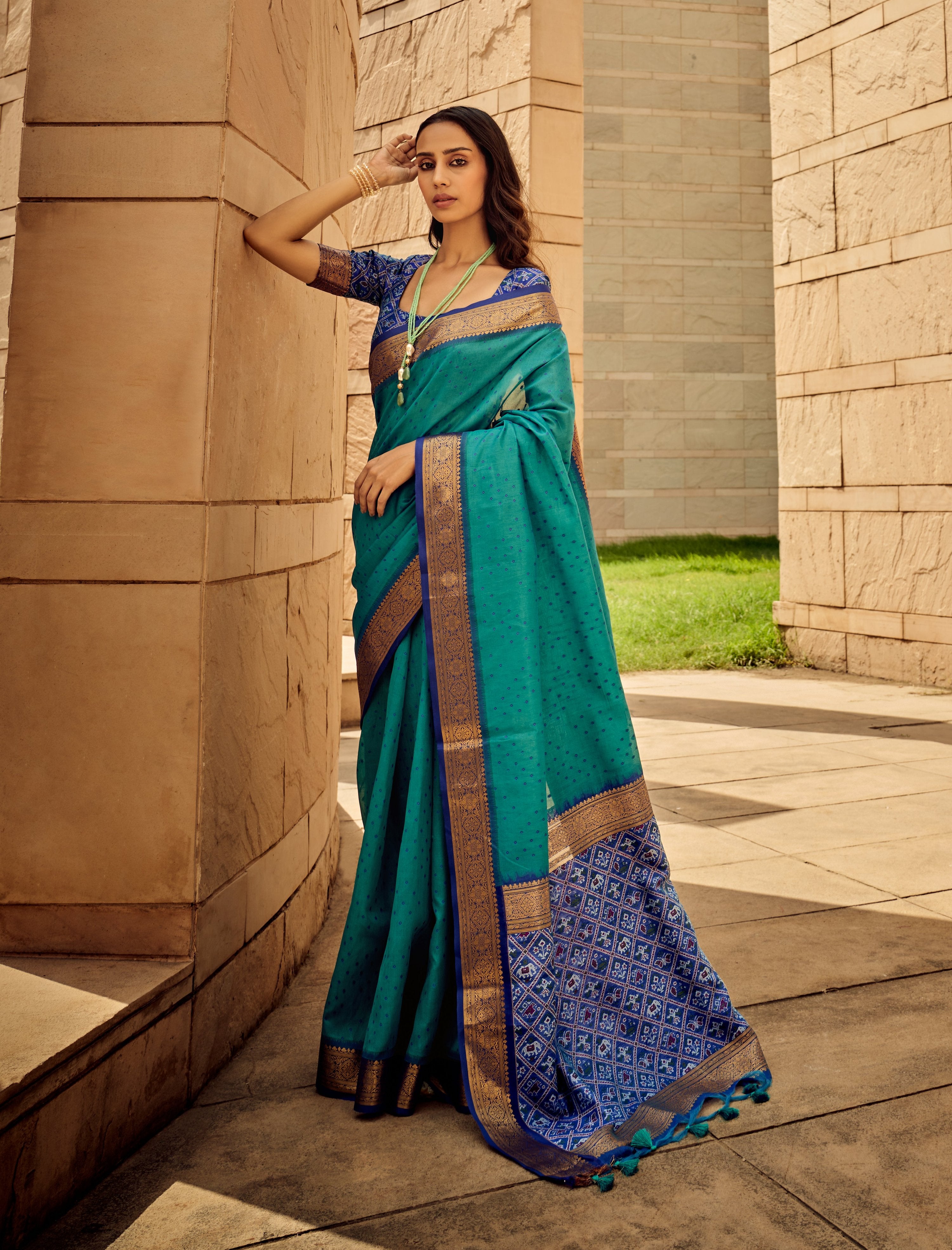 Monjolika Fashion Teal Blue Color Handloom Silk Patola Printed Saree With Blouse