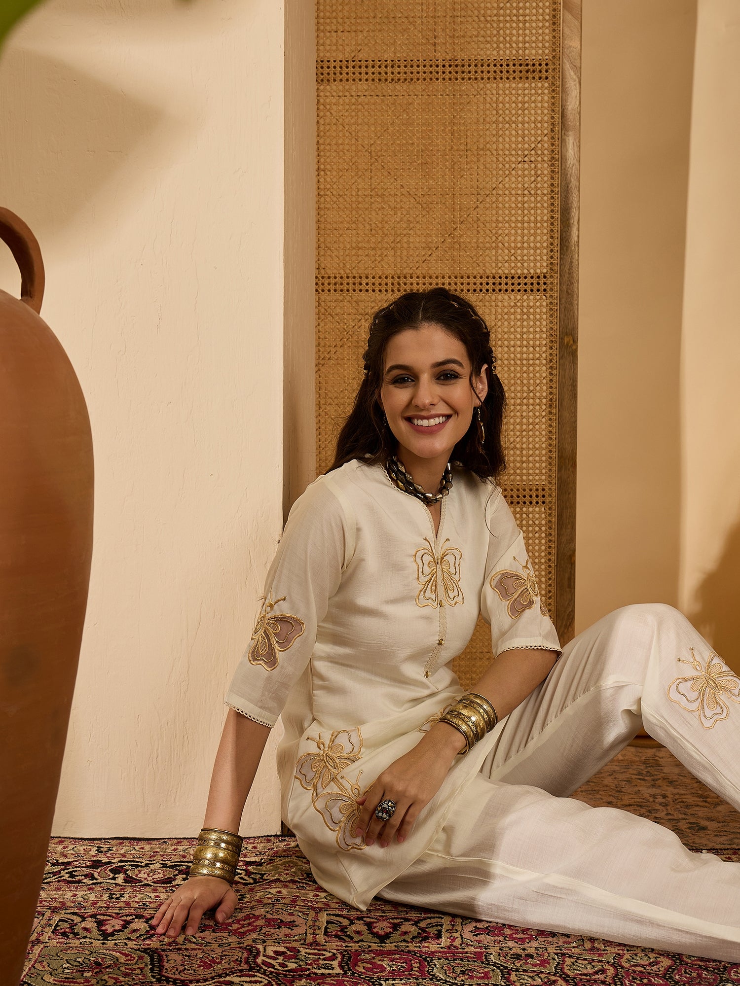Joban Fashion Off White Silk Embroidered Readymade Kurta Set - Distacart