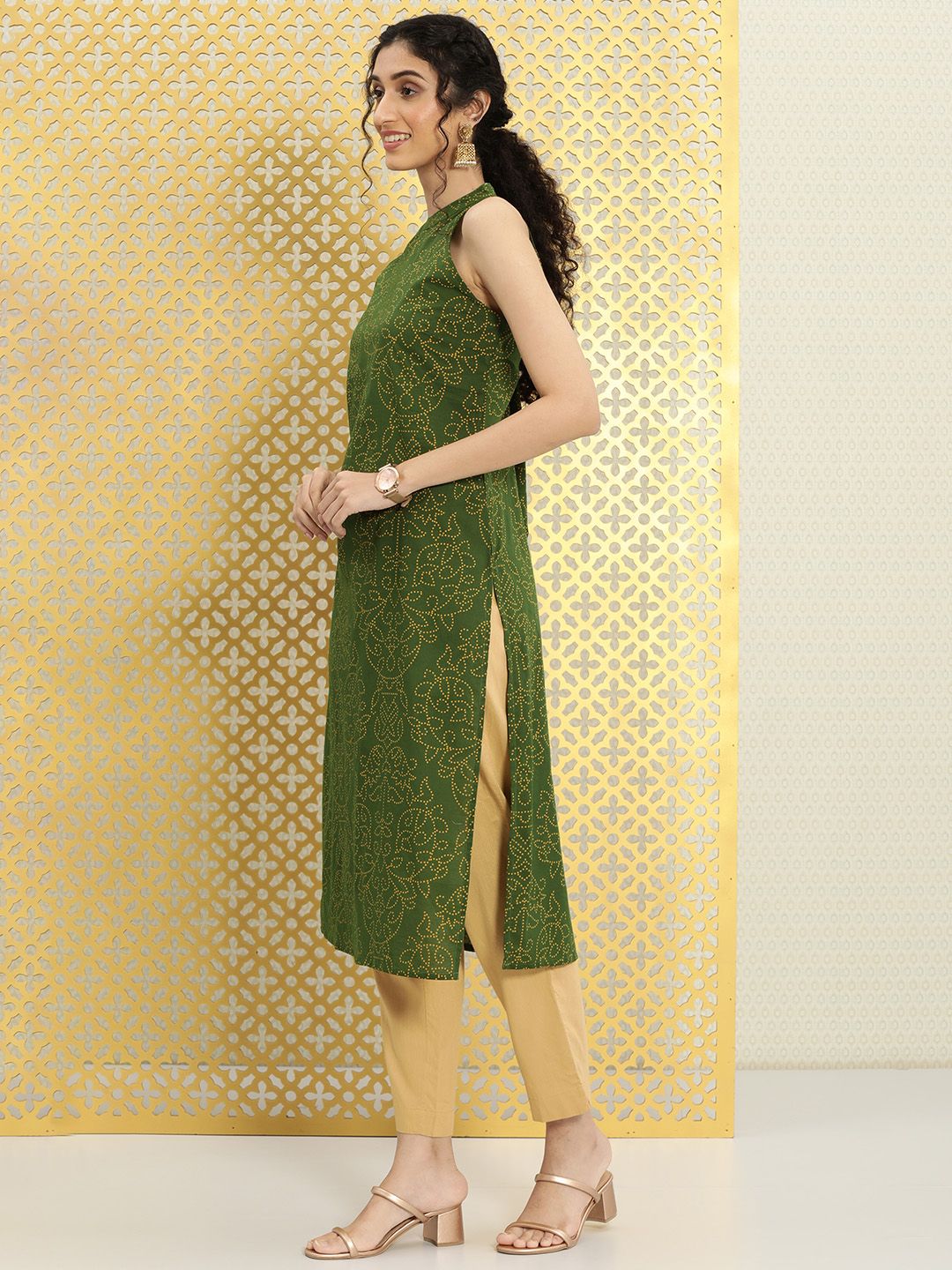 Ode by House of Pataudi Women Green Printed Pure Cotton Halter Neck Rozana Kurta - Distacart