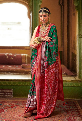 Monjolika Fashion Green Silk Patola Print Classic Saree