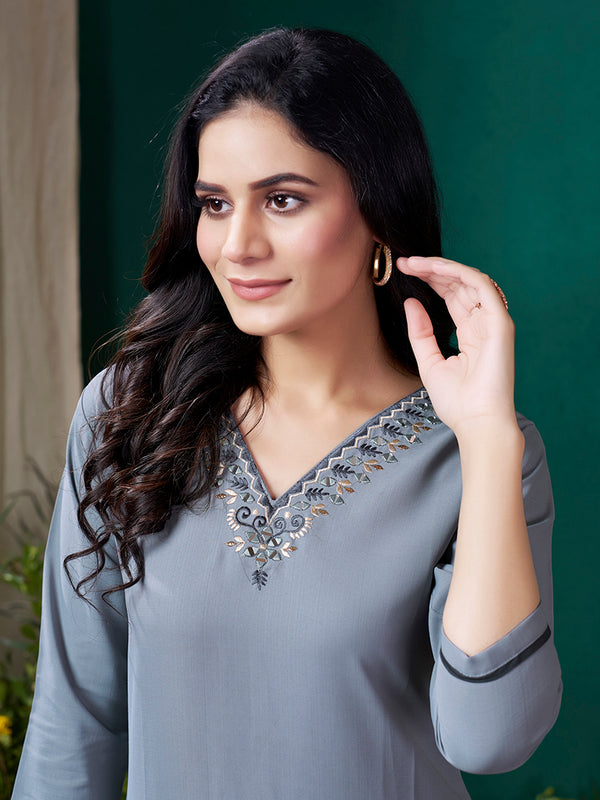 Monjolika Fashion Grey Maaza Cotton Hand Work With Pocket Casual Kurti