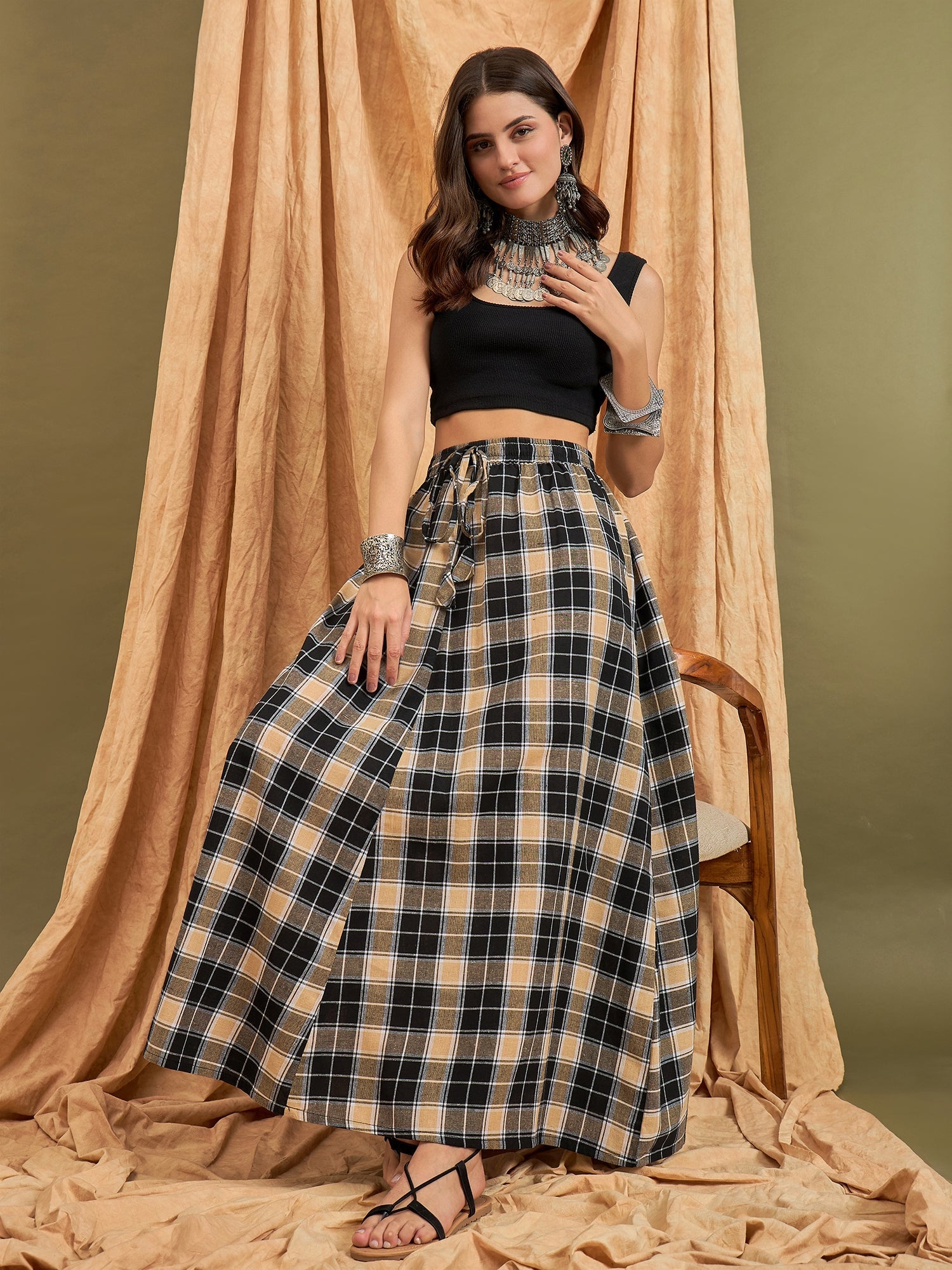 InWeave Black Beige Check Skirt - Distacart