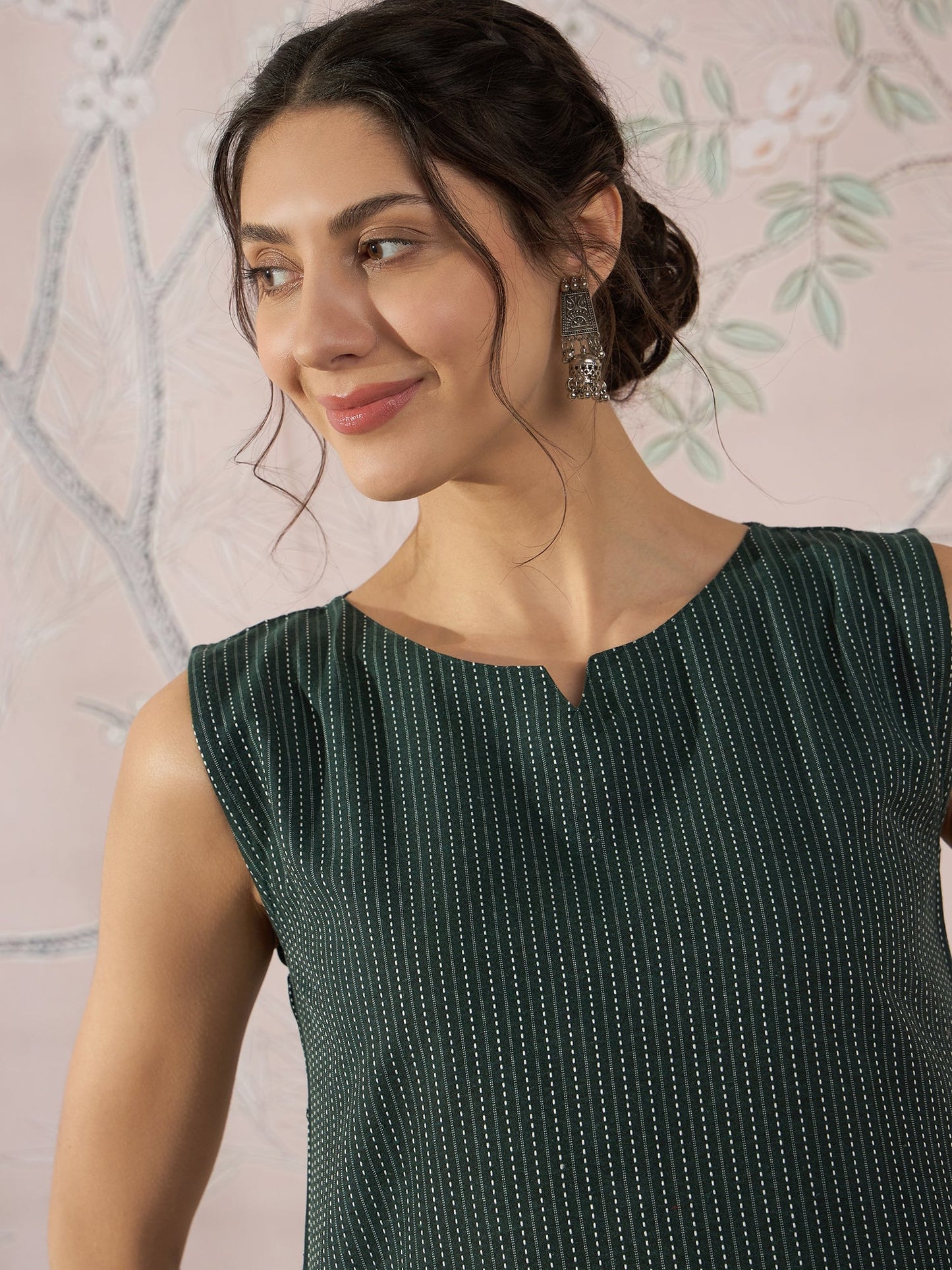 InWeave Dark Green Sleeveless Kantha Top - Distacart
