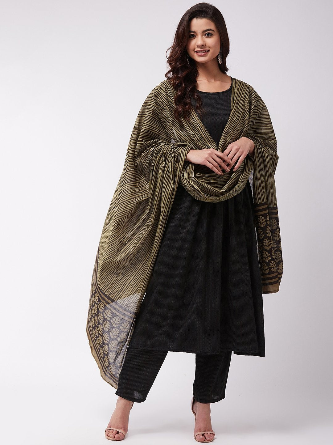 InWeave Green Boota Cotton Dupattas - Distacart