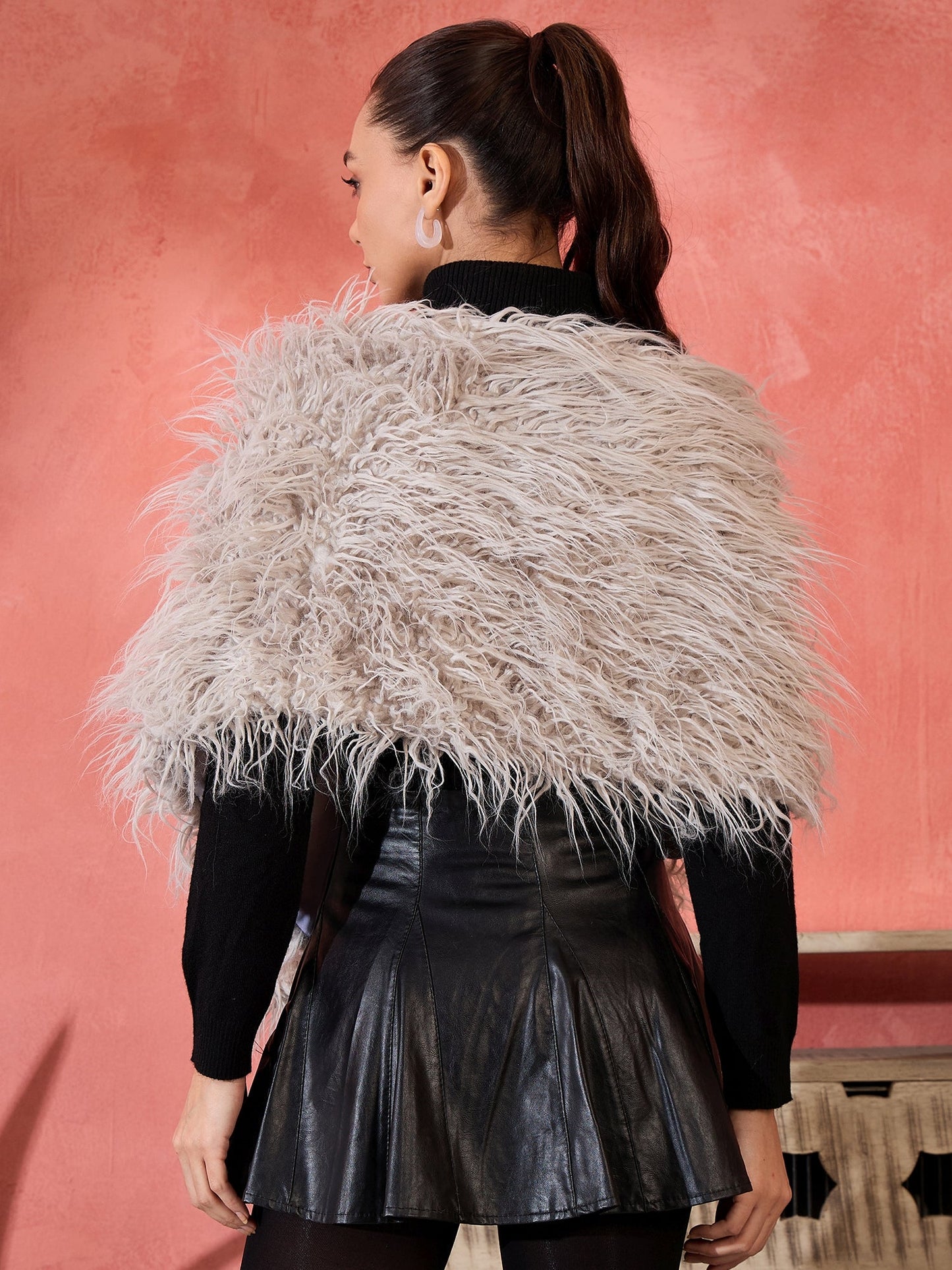 InWeave Light Grey Thread Fur Cape - Distacart