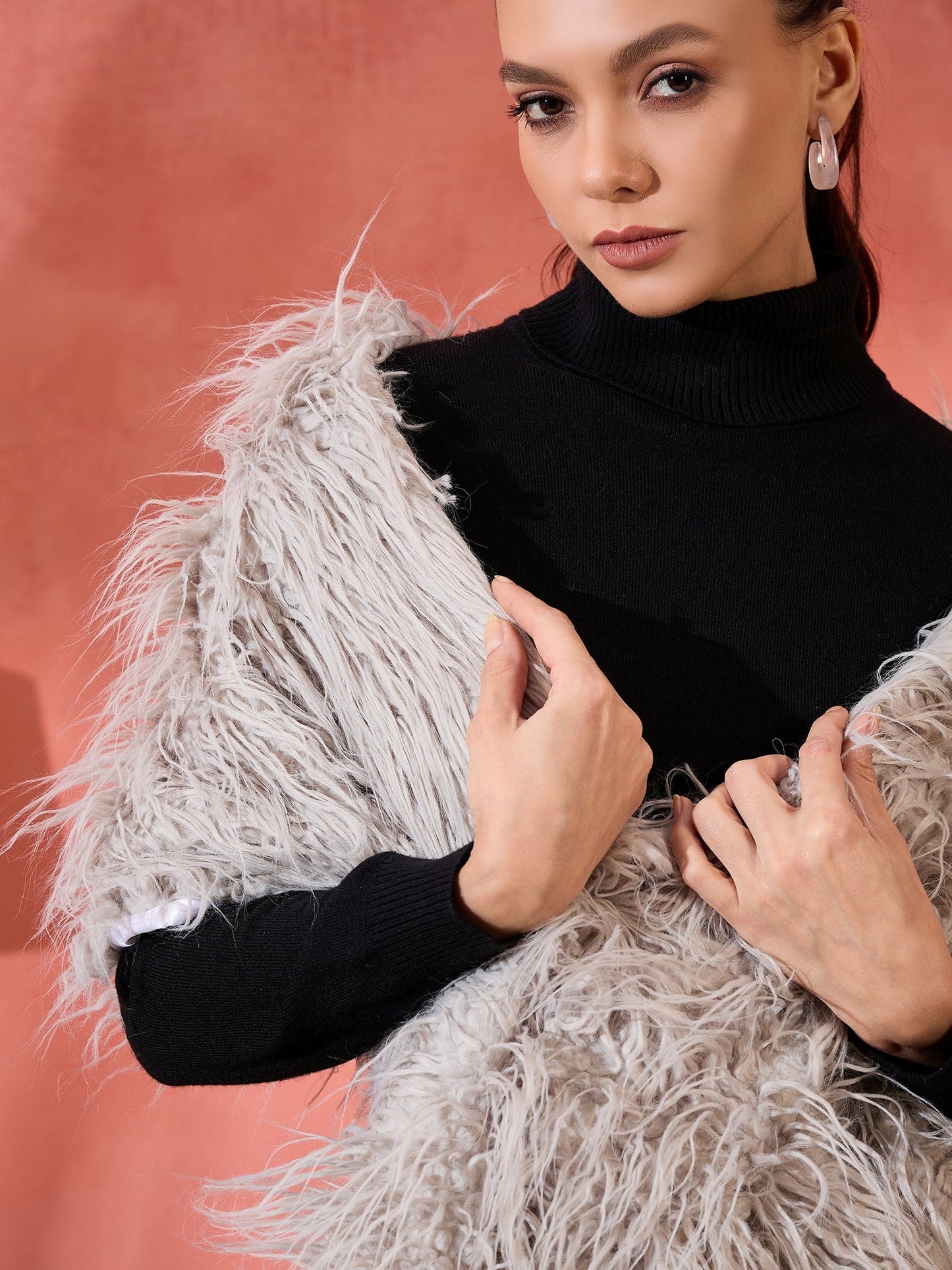 InWeave Light Grey Thread Fur Cape - Distacart