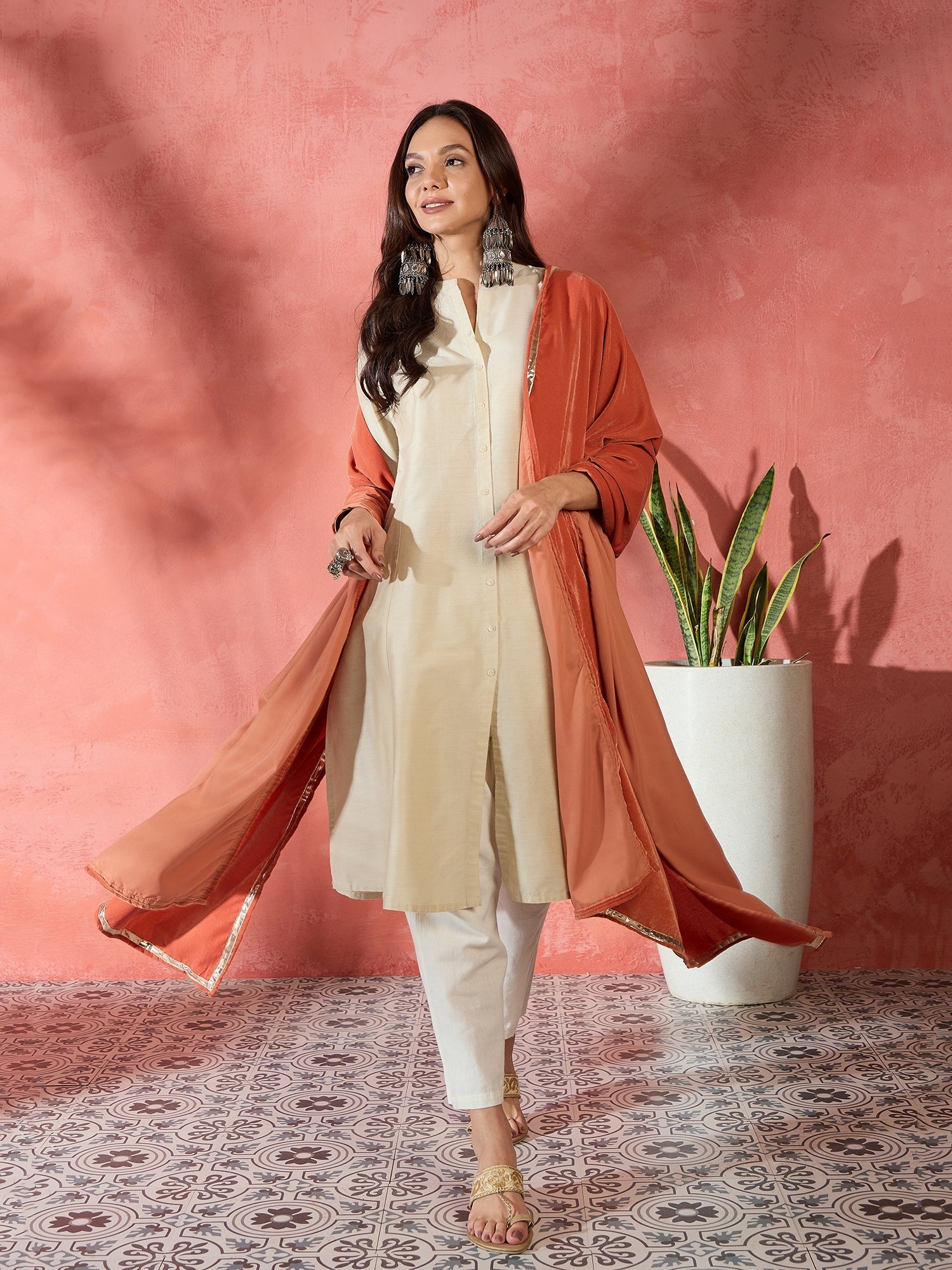 InWeave Rust Solid Velvet Shawl - Distacart