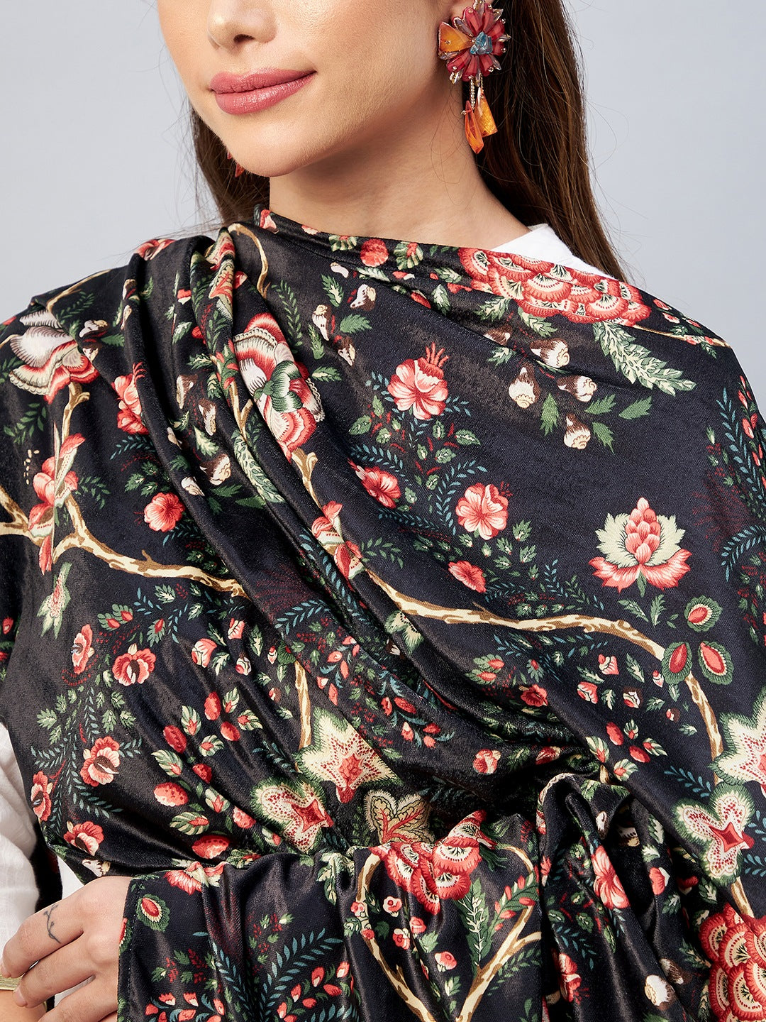 InWeave Black Printed Velvet Shawl - Distacart