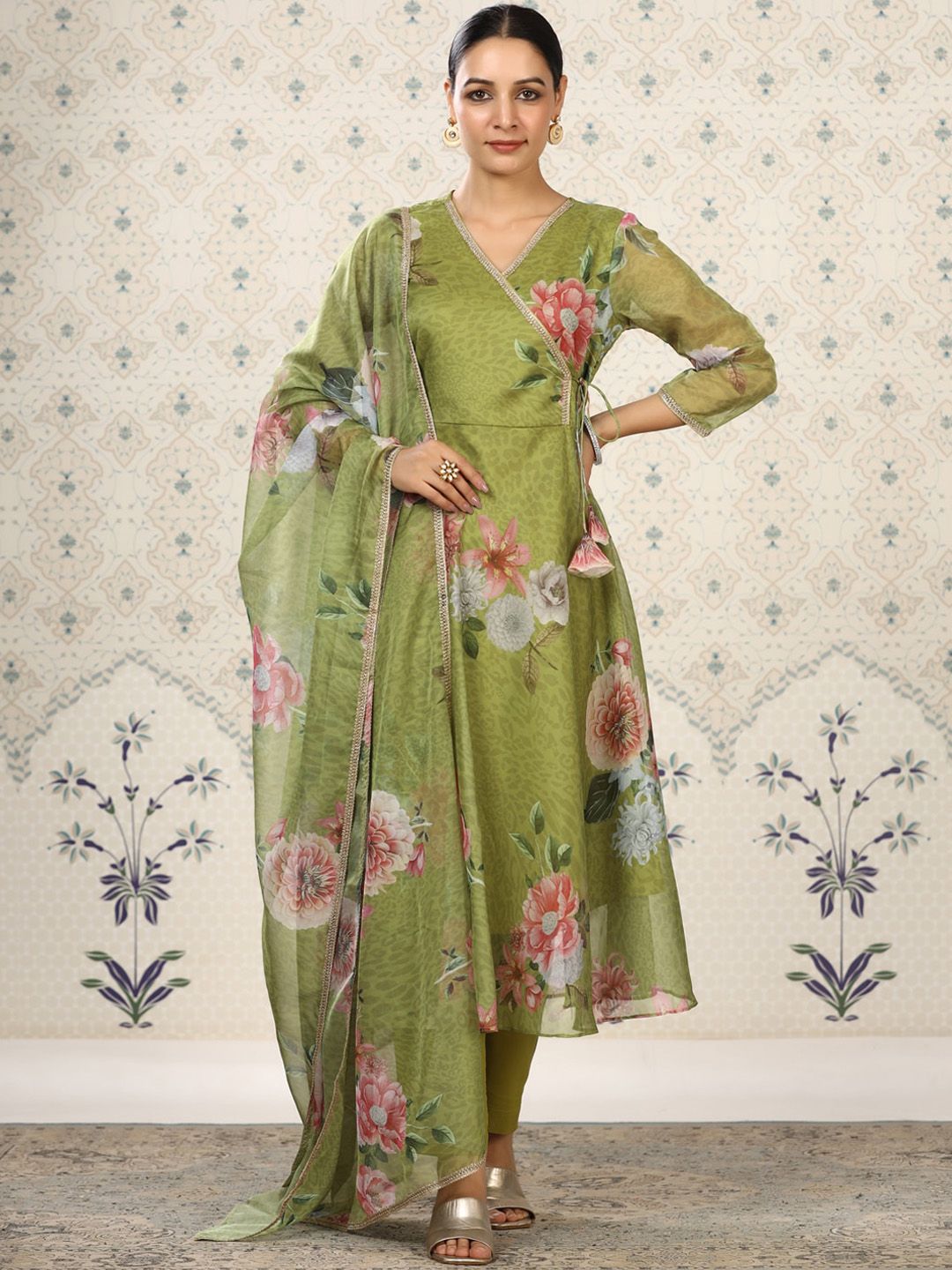 Ode by House of Pataudi Floral Printed Angrakha Kurta With Trousers & Dupatta - Distacart