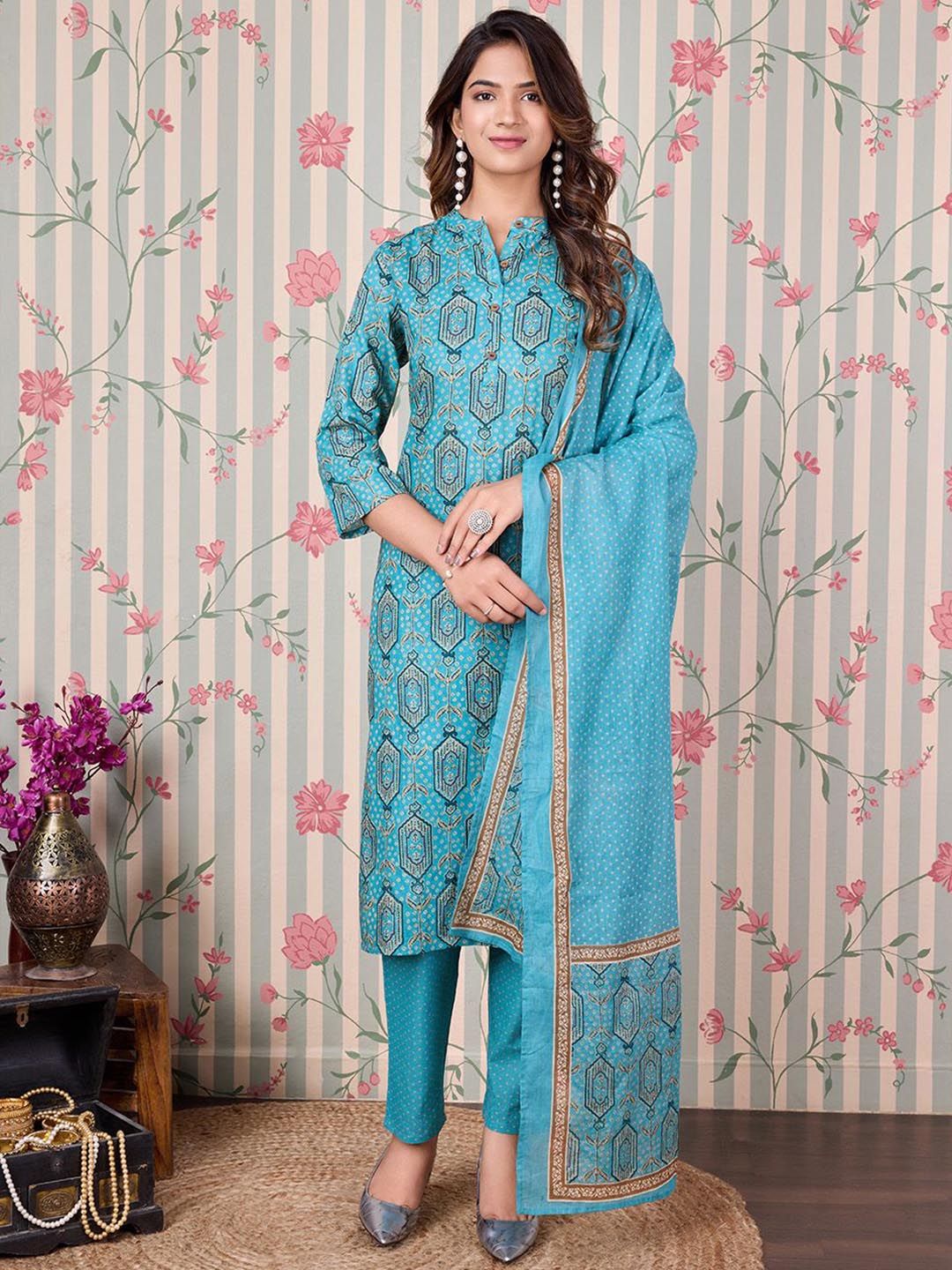 Ode by House of Pataudi Floral Printed Regular Pure Cotton Kurta with Trousers & Dupatta - Distacart