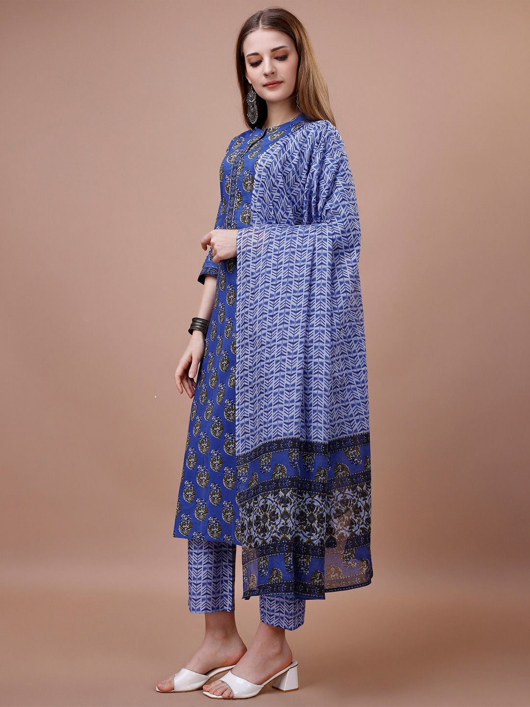Ode by House of Pataudi Floral Printed Pure Cotton Kurta With Trousers & Dupatta - Distacart