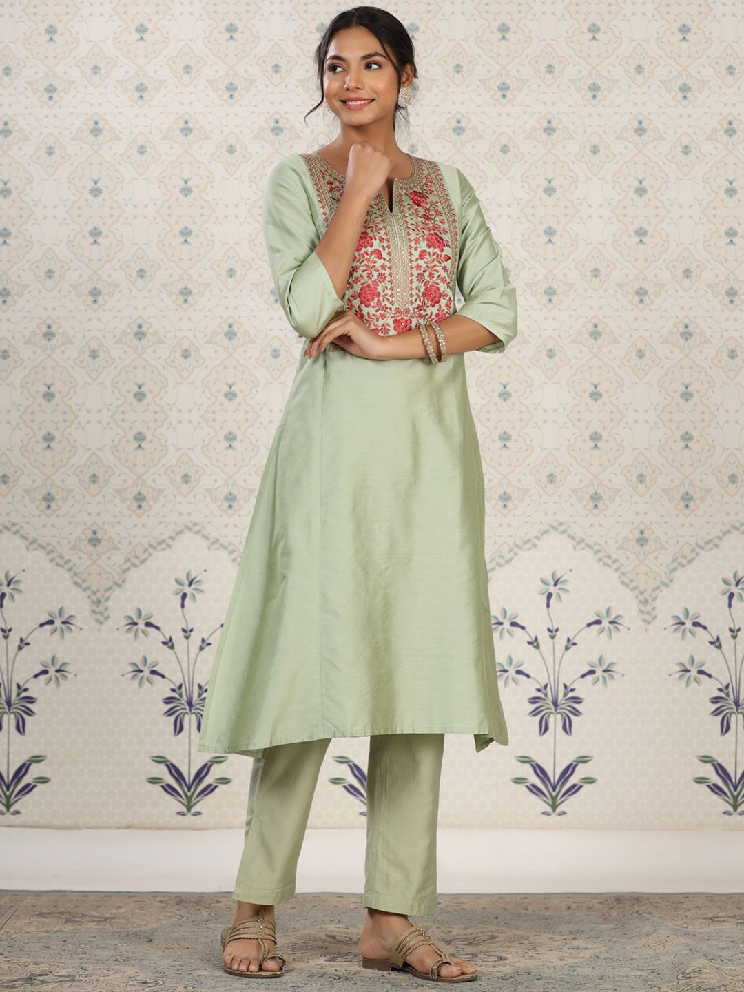 Ode by House of Pataudi Yoke Design Embroidered Kurta with Trousers - Distacart