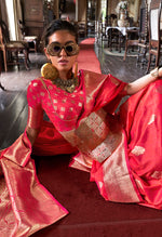 Thumbnail for Monjolika Fashion Pink Color Two Tone Handloom Weaving Silk Traditional Saree - Distacart