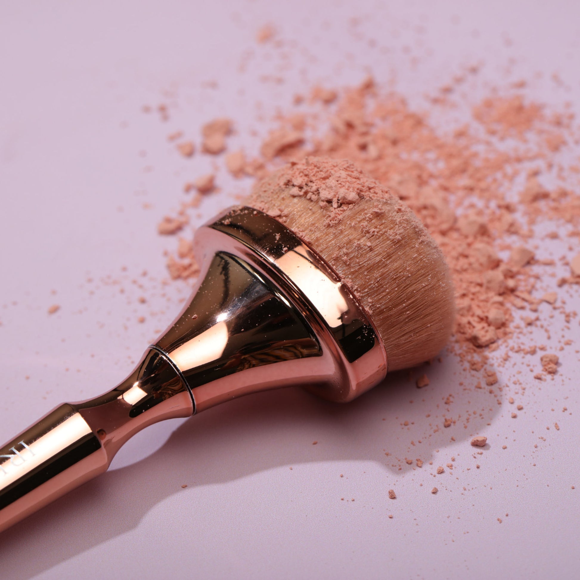 IRIS COSMETICS Luminous HD Powder Brush - Distacart