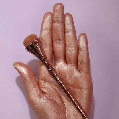 IRIS COSMETICS Luminous HD Highlighter Brush - Distacart