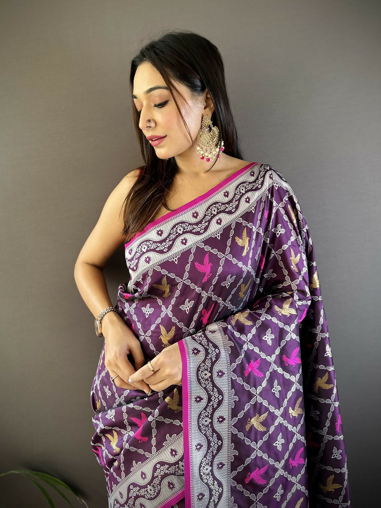Joban Fashion Purple Jacquard Woven Pattern Lichi Soft Silk Banarasi Saree - Dista
