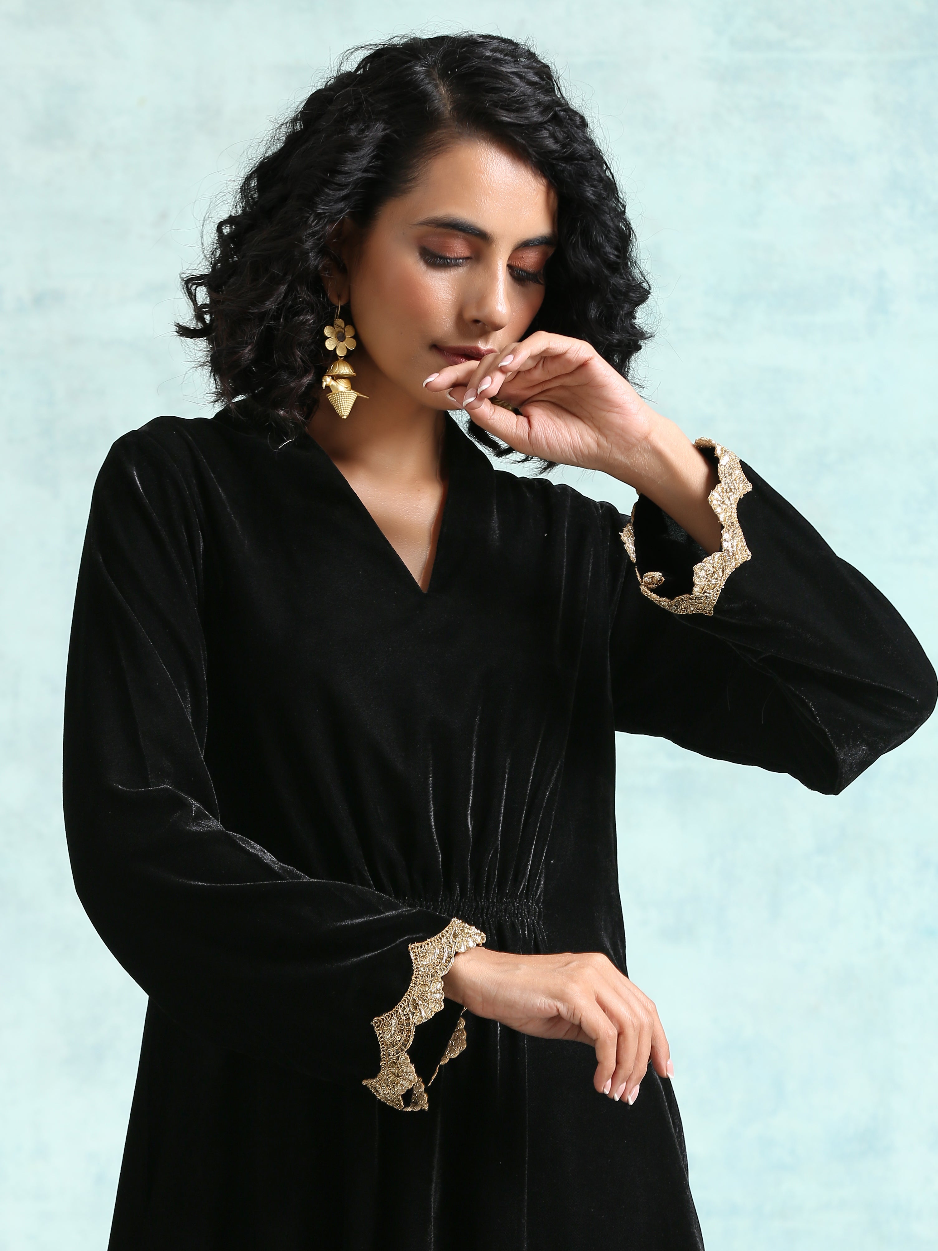 trueBrowns Black Velvet Lace Kurta - Distacart