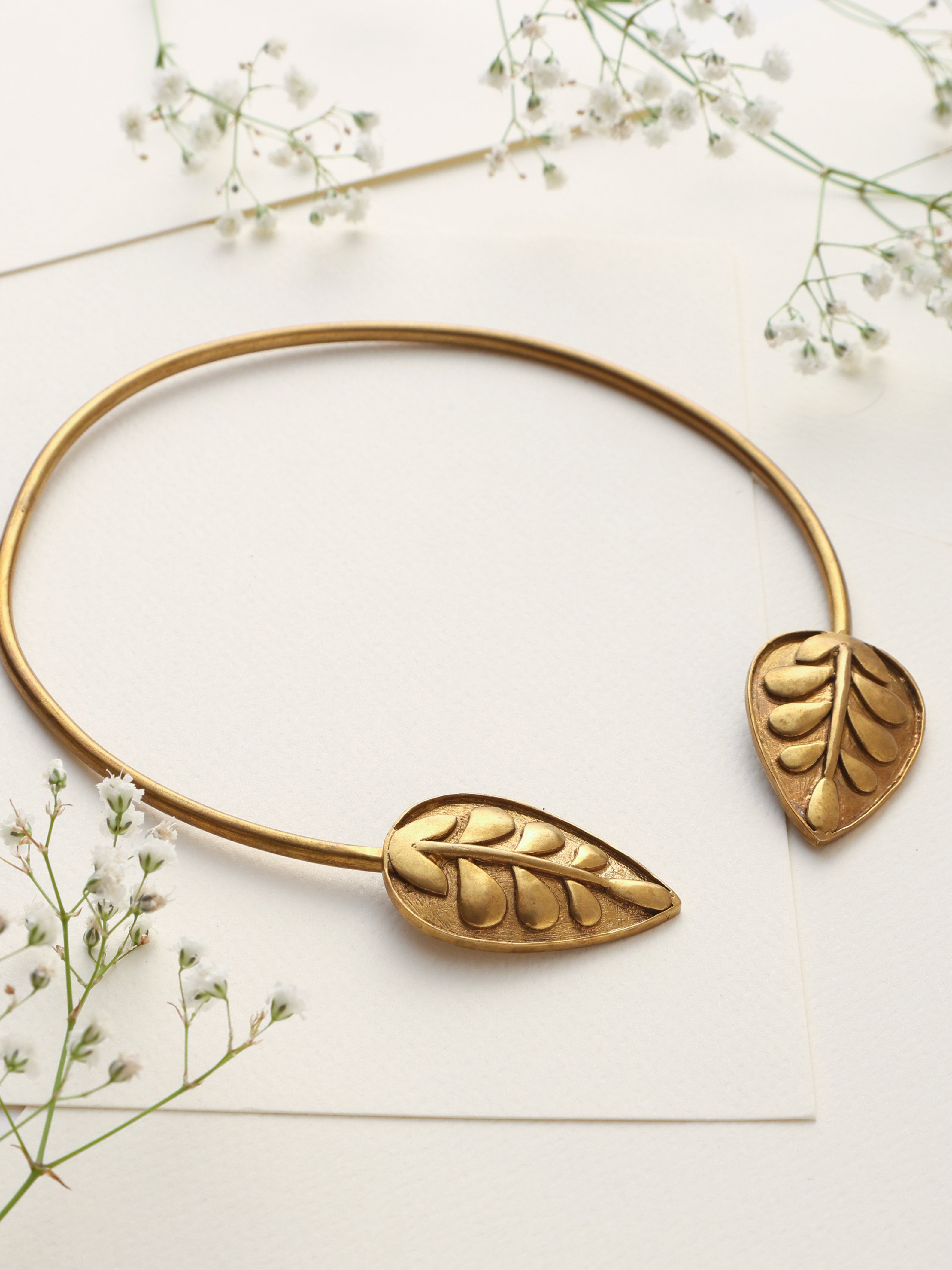 trueBrowns Brass Leaf Contemporary choker - Distacart