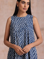 Thumbnail for trueBrowns Indigo Dabu Zig-Zag Lines Print Cotton Sleeveless Kurta Pant Set - Distacart